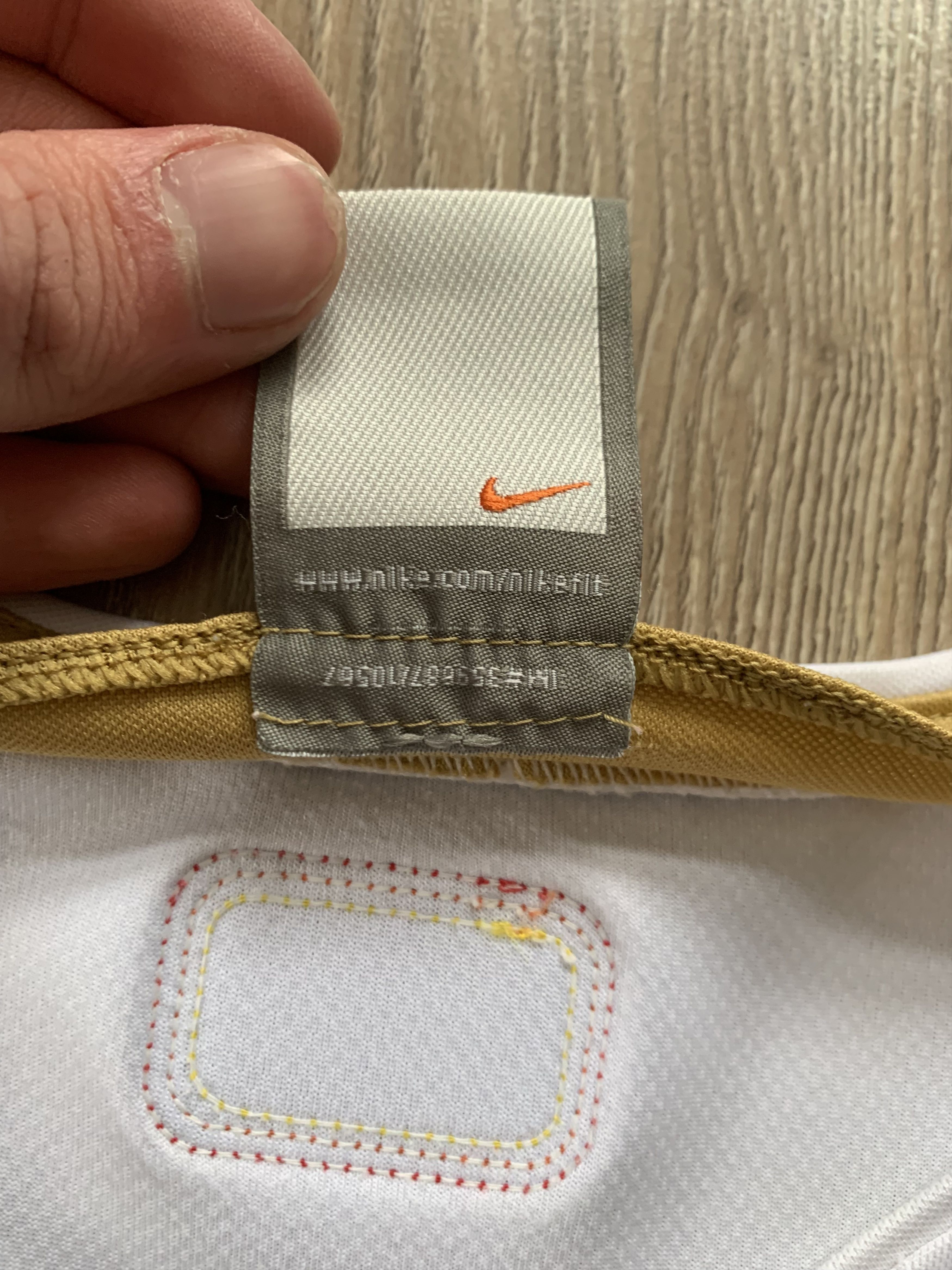Nike Vintage Nike Ronaldinho R10 White Soccer Jersey Size US L / EU 52-54 / 3 - 8 Thumbnail