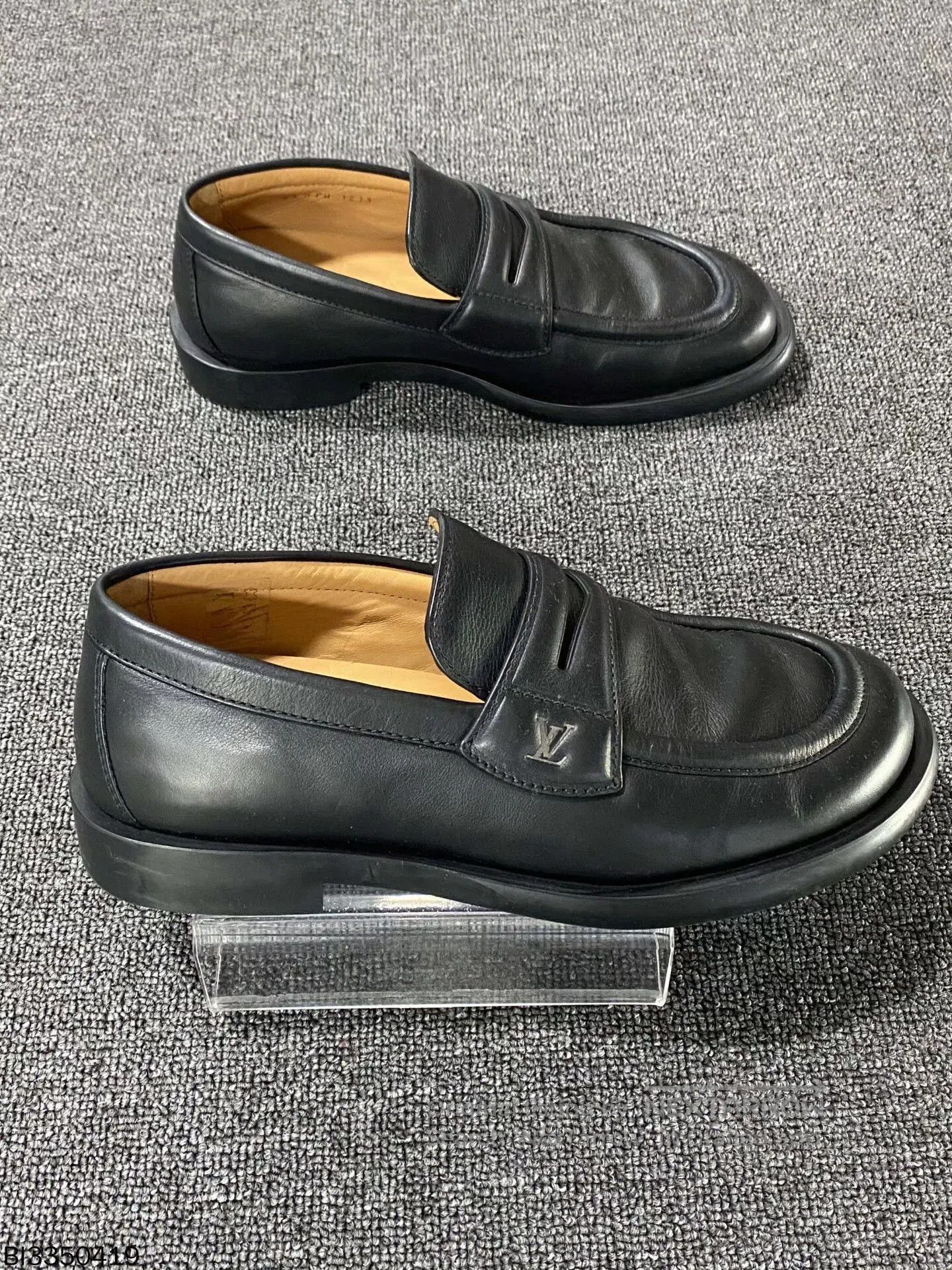 Louis Vuitton louis vuitton men's leather loafers size 42.5. Size US 9 / EU 42 - 4 Thumbnail
