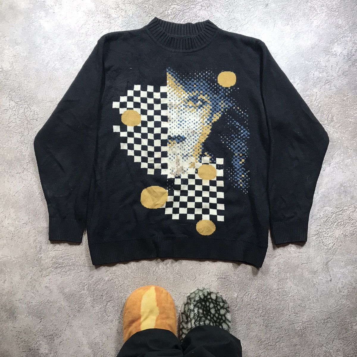 Vintage Vintage 90s Y2K Abstract Face Graphic Sweater Knit Oversized Size US L / EU 52-54 / 3 - 1 Thumbnail