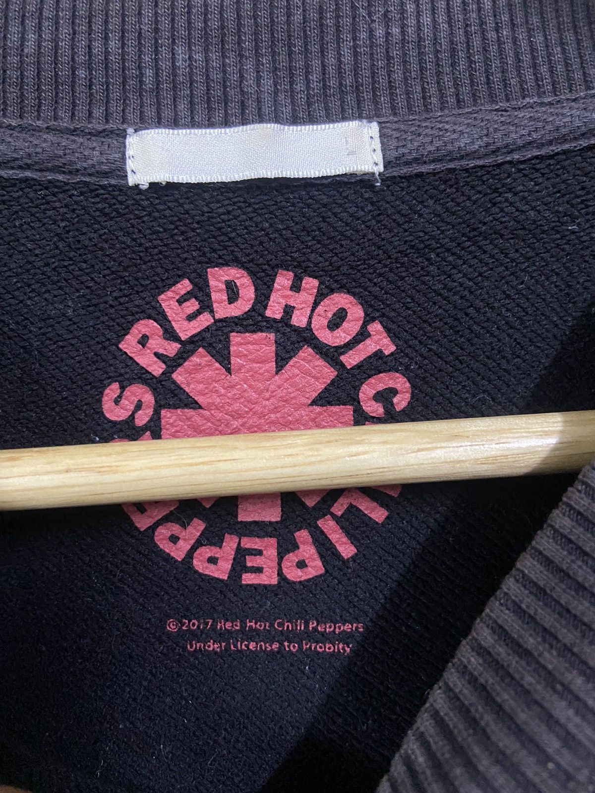 Band Tees × GU × Japanese Brand Red hot chili paper sweatshirts Size US L / EU 52-54 / 3 - 4 Thumbnail