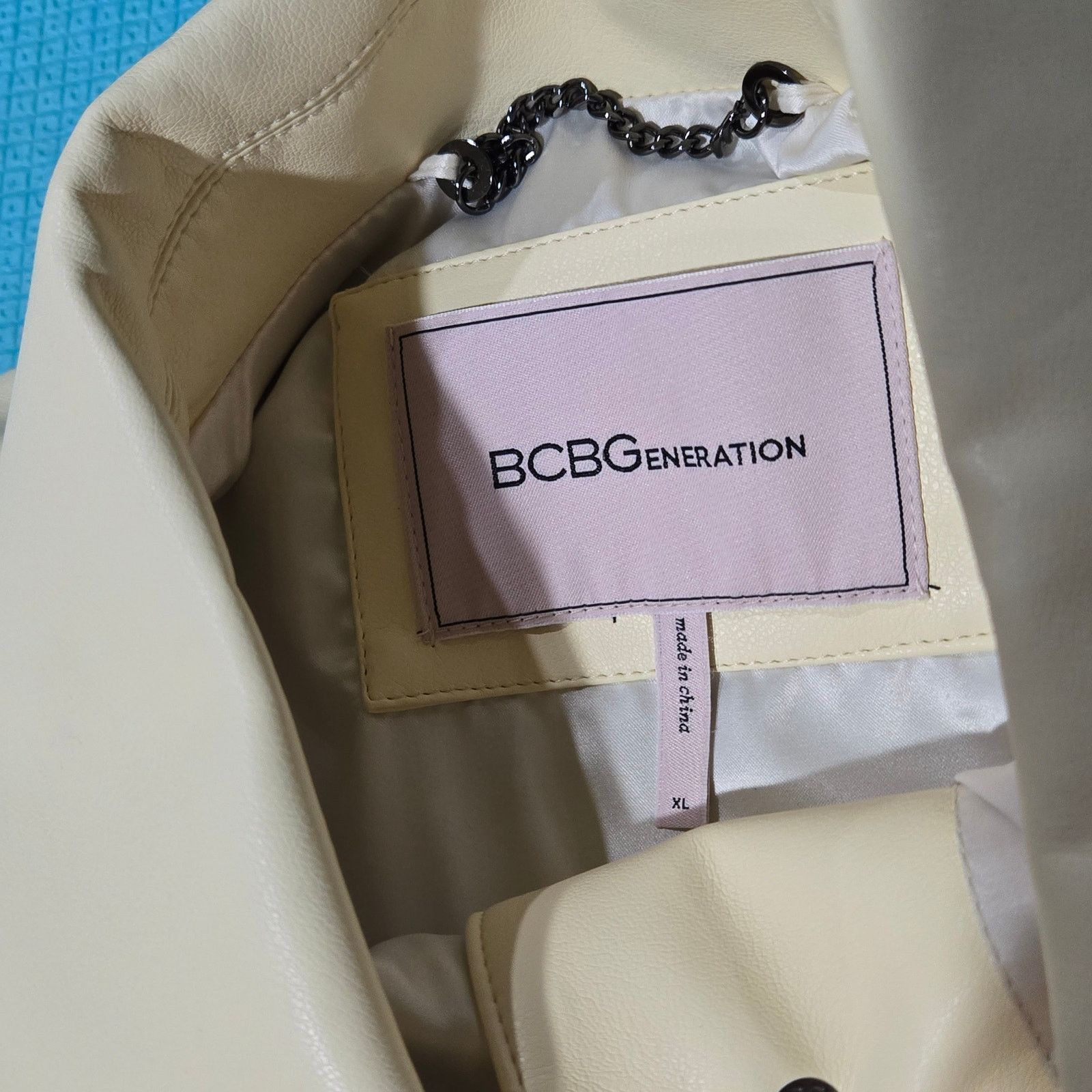 Bcbgmaxazria BCBG Yellow Oversized Vegan Leather Jacket Size XL Size XL / US 12-14 / IT 48-50 - 6 Thumbnail