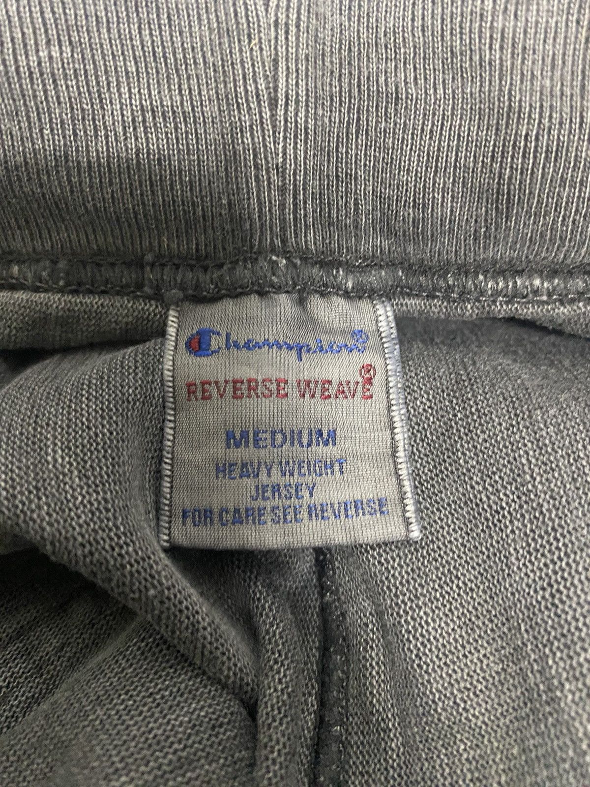 Champion × Vintage Vintage Champion Reverse Weave Shorts Pocket Mens M Size US 30 / EU 46 - 6 Thumbnail