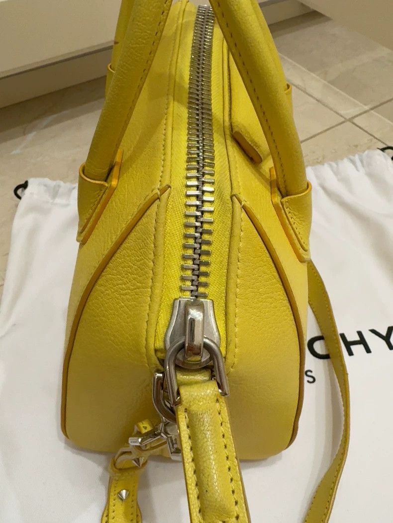 Givenchy Givenchy Bag with Dust Bag, Cowhide Size ONE SIZE - 3 Thumbnail