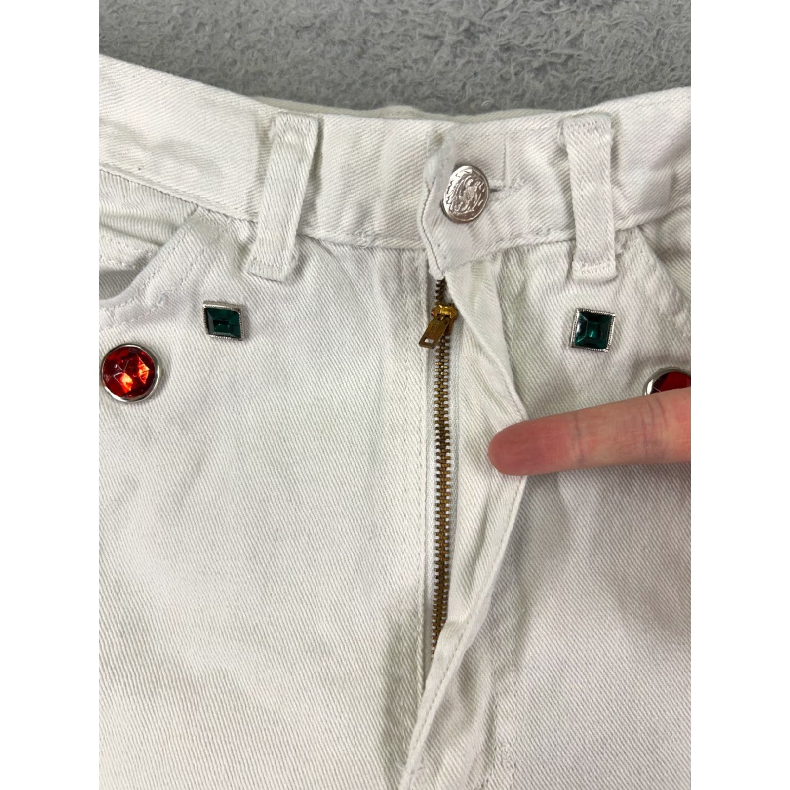 Vintage VINTAGE A Time For Us Jeans Womens 7 White Denim 24x26 Distressed 5-Pocket USA Cotton Regular High Rise Mens Womens Boys Girls Size 28" / US 6 / IT 42 - 5 Thumbnail