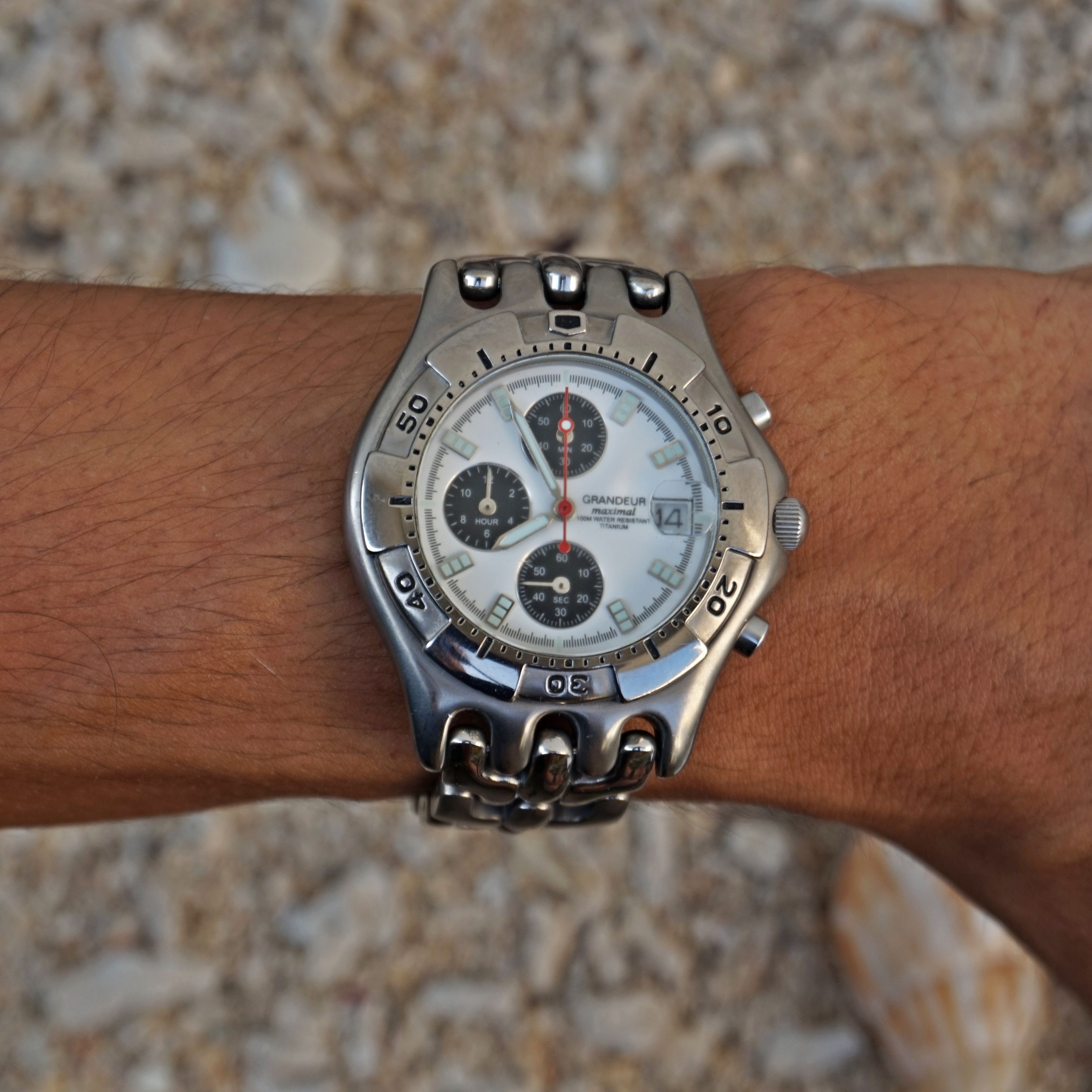 Other 90s Grandeur Panda Chronograph watch fishbone bracelet Size ONE SIZE - 5 Thumbnail