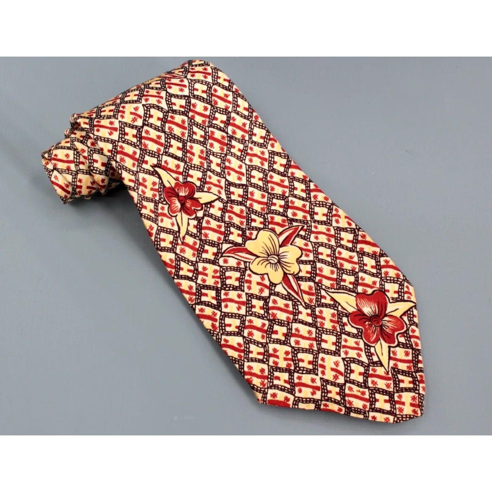 Vintage VINTAGE Men’s 1940s Yellow & Red Flower Pattern Necktie 40s Tie Necktie Mens 1940s Floral Tie Size ONE SIZE - 2 Thumbnail