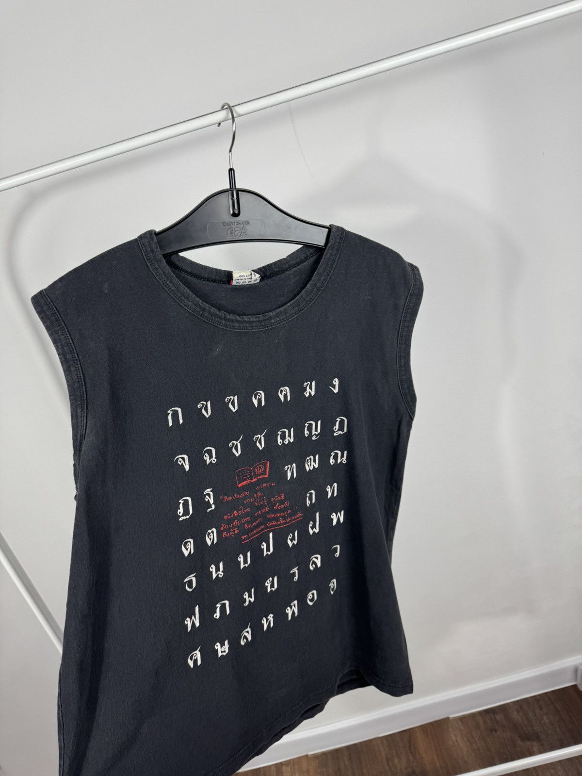 Other Vintage Thai Script Sleeveless Tank Top Black Grunge Y2K Tee Size US L / EU 52-54 / 3 - 8 Thumbnail