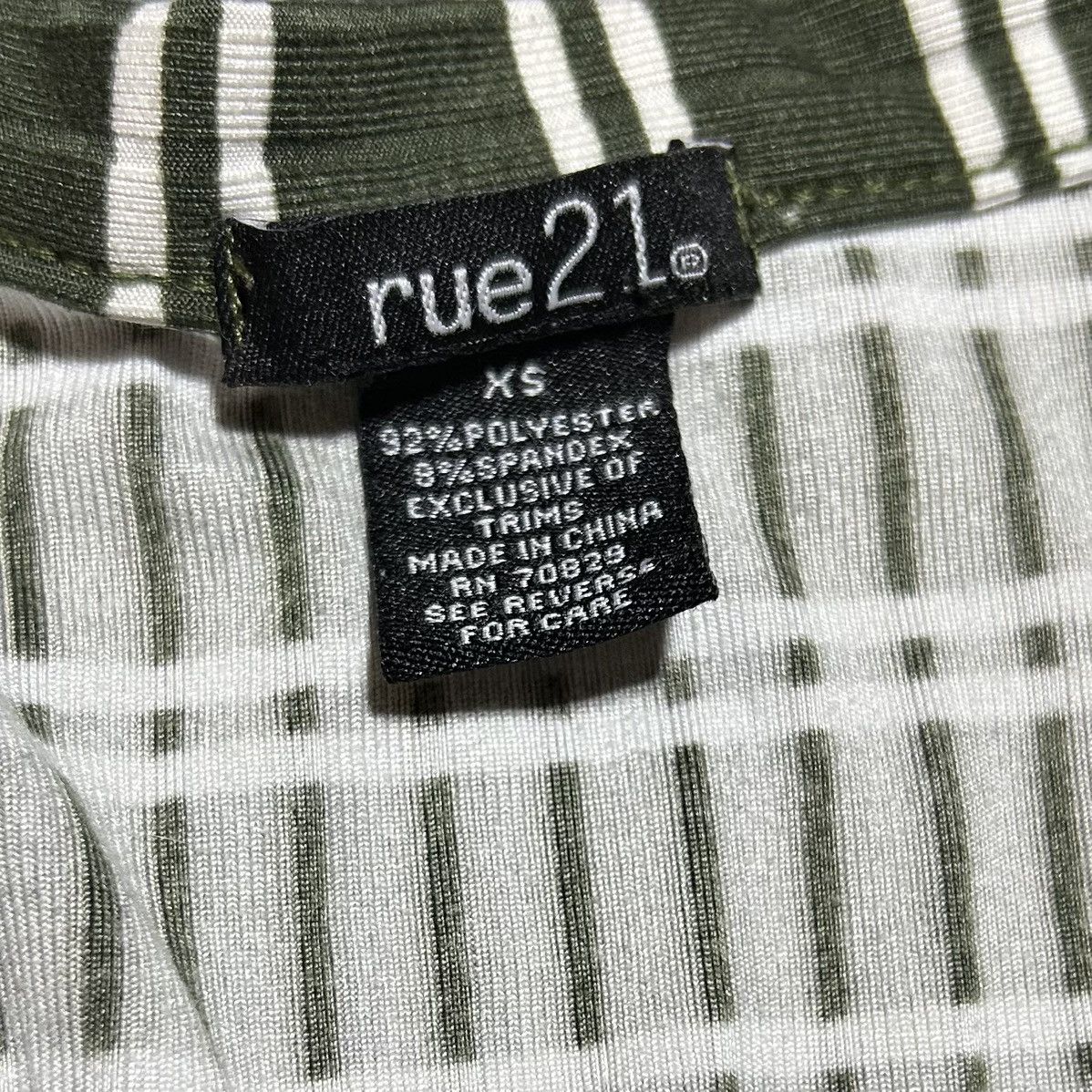 rue21 Rue 21 Blouse Henley Women’s XS Olive Green Striped Button Size XS / US 0-2 / IT 36-38 - 3 Thumbnail
