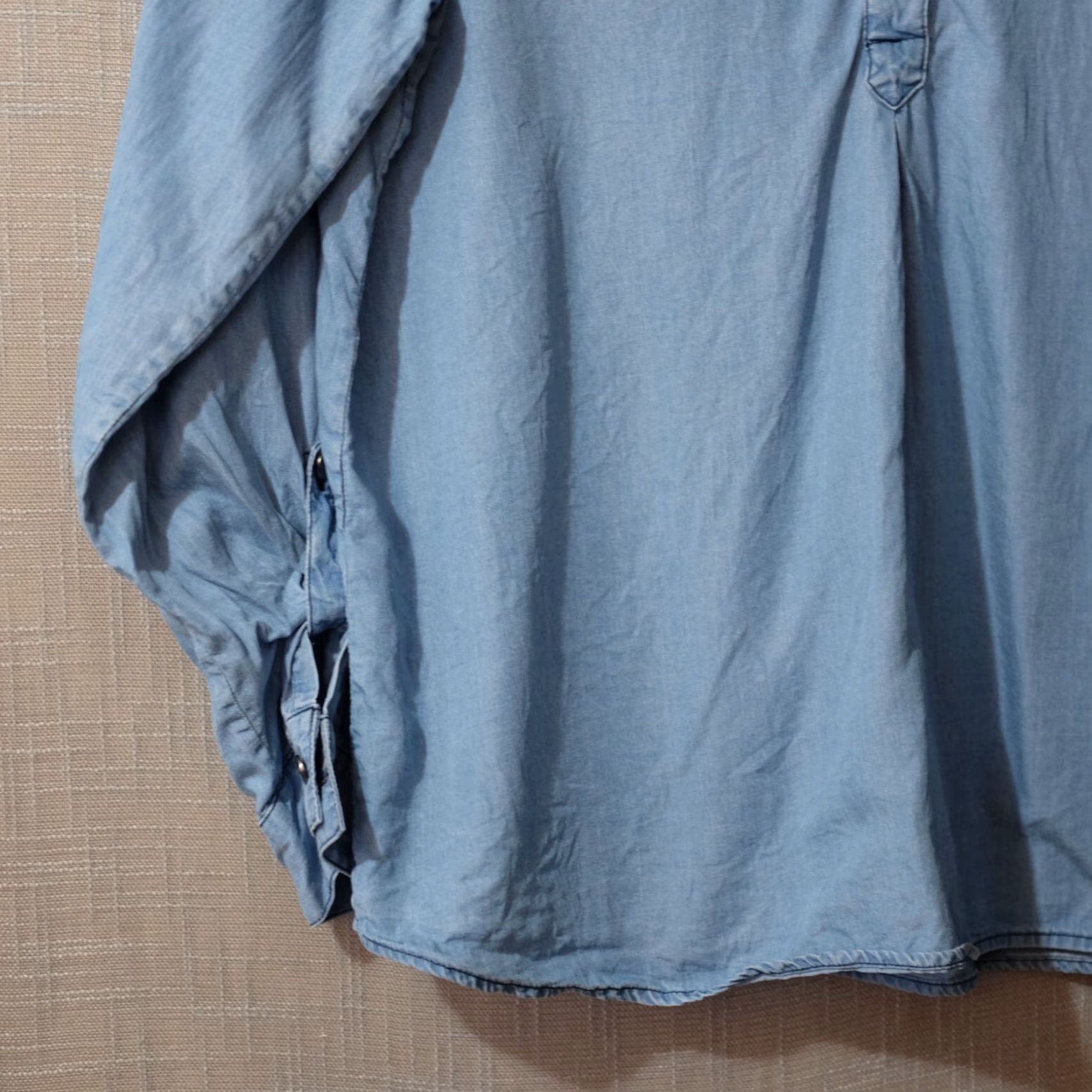 Vintage Christopher & Banks Chambray Top Long Sleeve Blue Button-Up Women's L Size L / US 10 / IT 46 - 3 Thumbnail