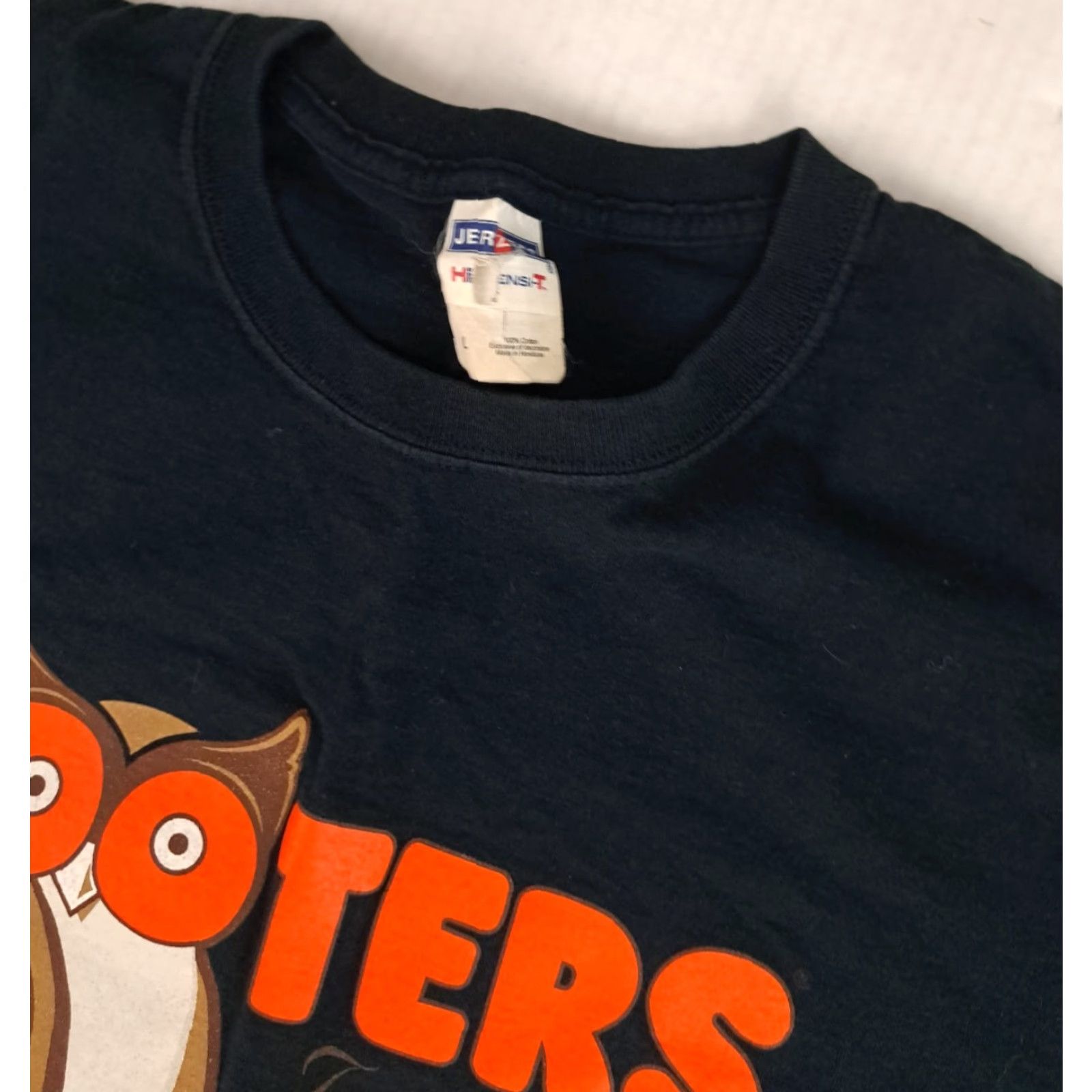 Jerzees VINTAGE Hooters Detroit 90s Jerzees T-Shirt Long Sleeve Black Large Unisex Adults 90s Crew Neck Cotton Jerzees Brand Mens Womens Boys Girls Size US L / EU 52-54 / 3 - 2 Thumbnail