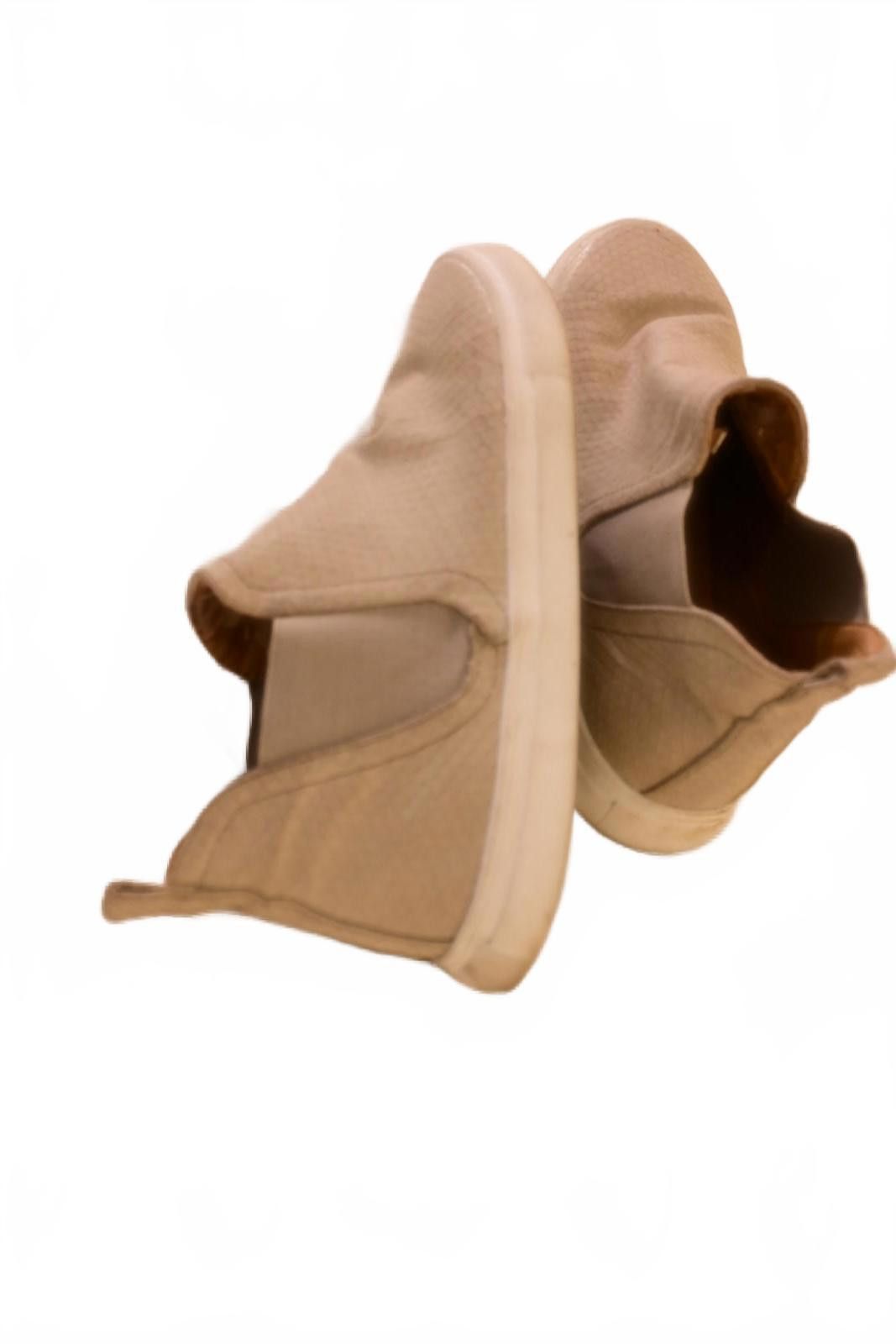 Unknown London Beige Slip-On Casual Shoes with Textured Upper Girls 7 Size US 7 / IT 37 - 9 Thumbnail