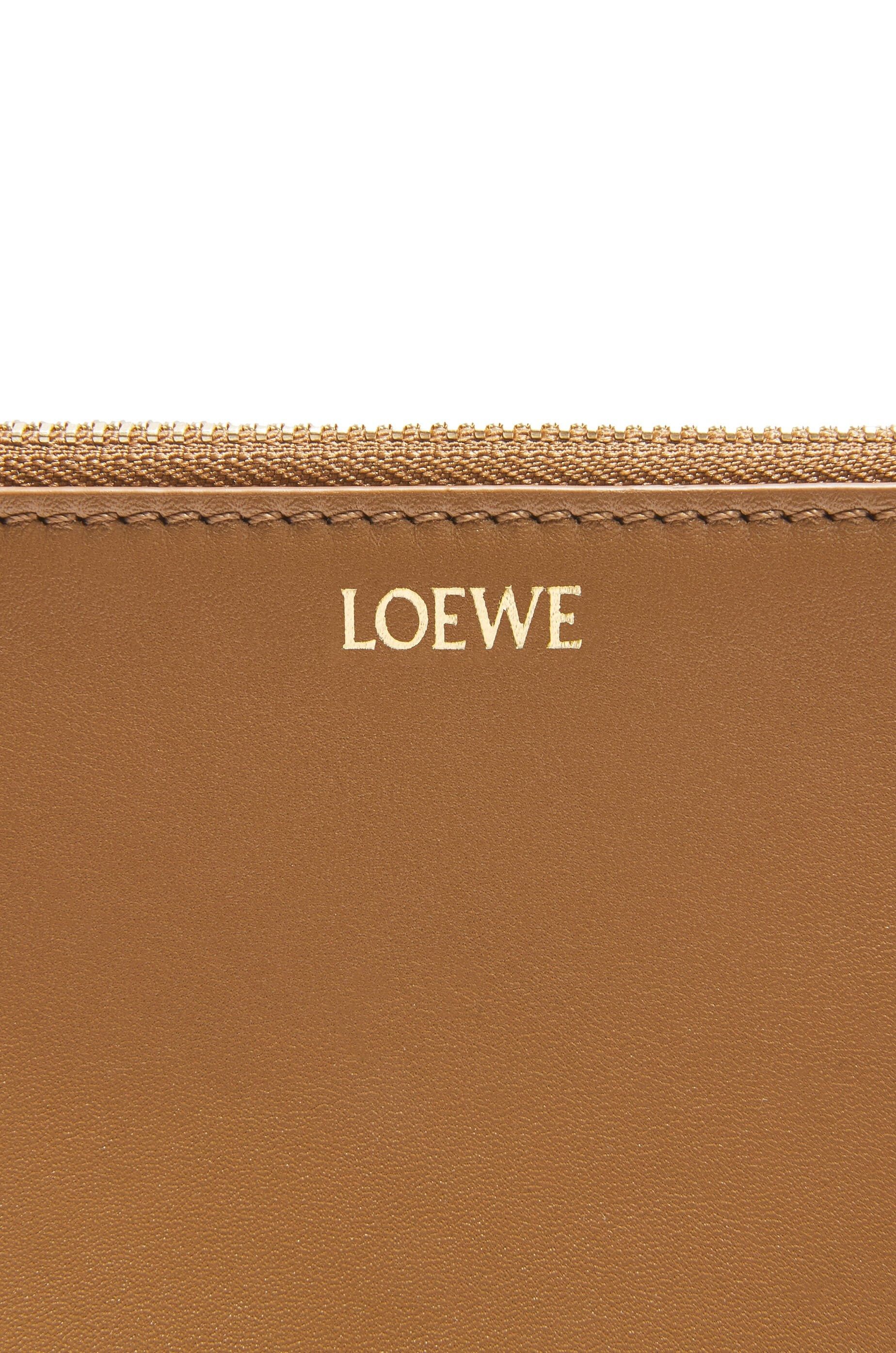 Loewe o1in1g0426 Size: OS / Knot T Pouch in Oak / Black Size ONE SIZE - 5 Thumbnail
