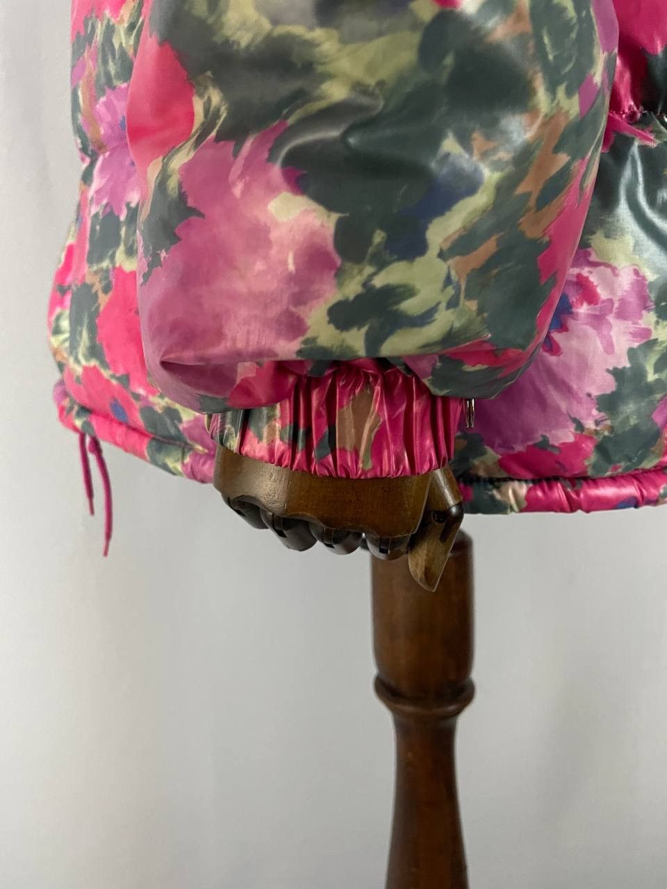 Moncler Moncler Down Jacket Flowers Pink Grenoble Vintage 1990s Size US M / EU 48-50 / 2 - 6 Thumbnail
