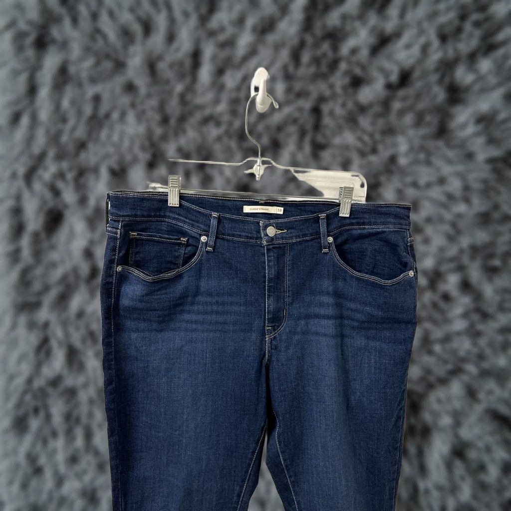 Levi's Levi's Jeans Classic Straight Womens Size 38x30 Dark Wash Mid Rise Denim 5-Pocket Stretch Jeans Womens Size 26" / US 2 / IT 38 - 1 Thumbnail