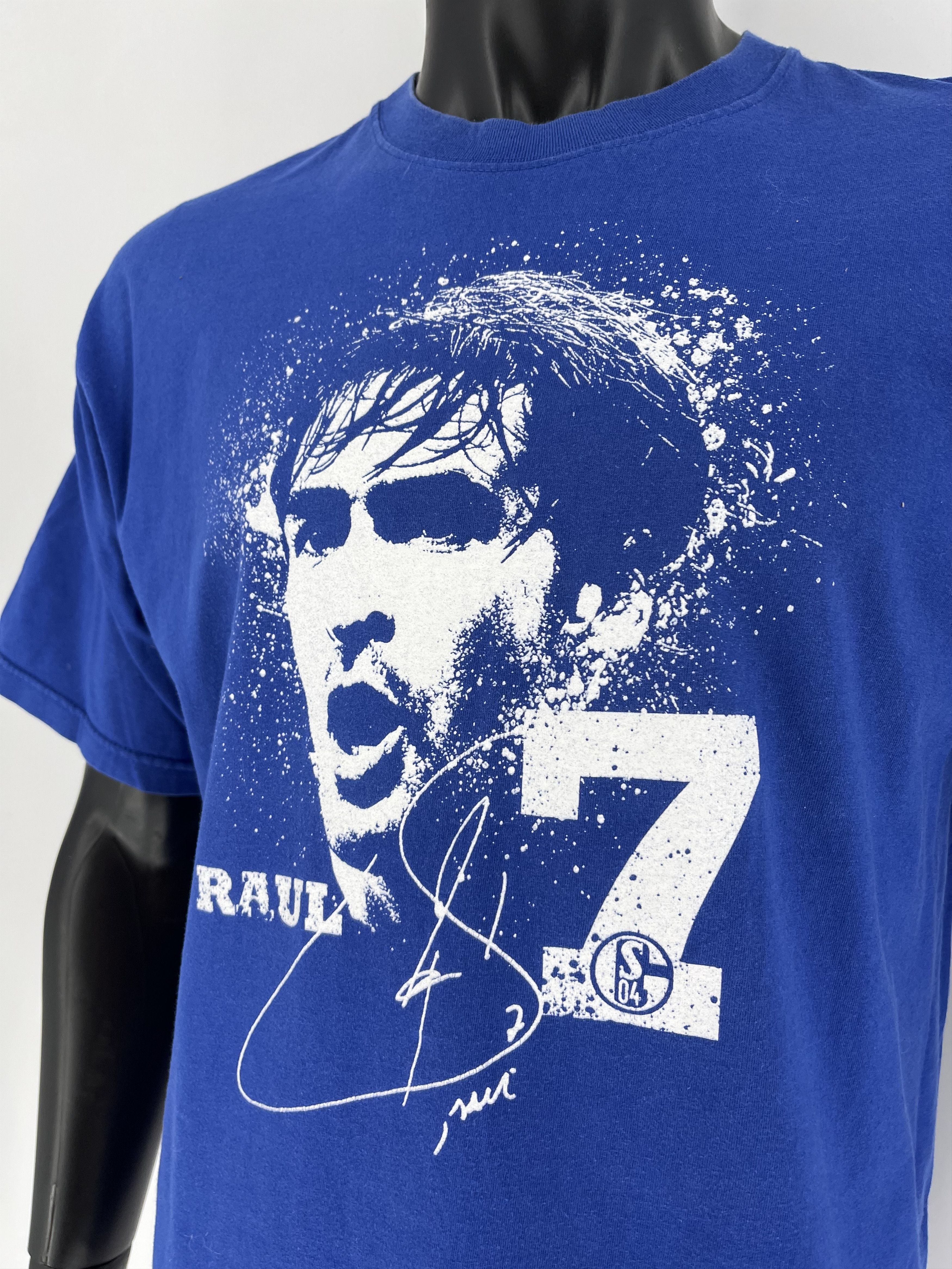 Vintage Vintage 2010 Raul Gonzalez Shalke 04 Players Bootleg Tshirt Size US L / EU 52-54 / 3 - 6 Thumbnail