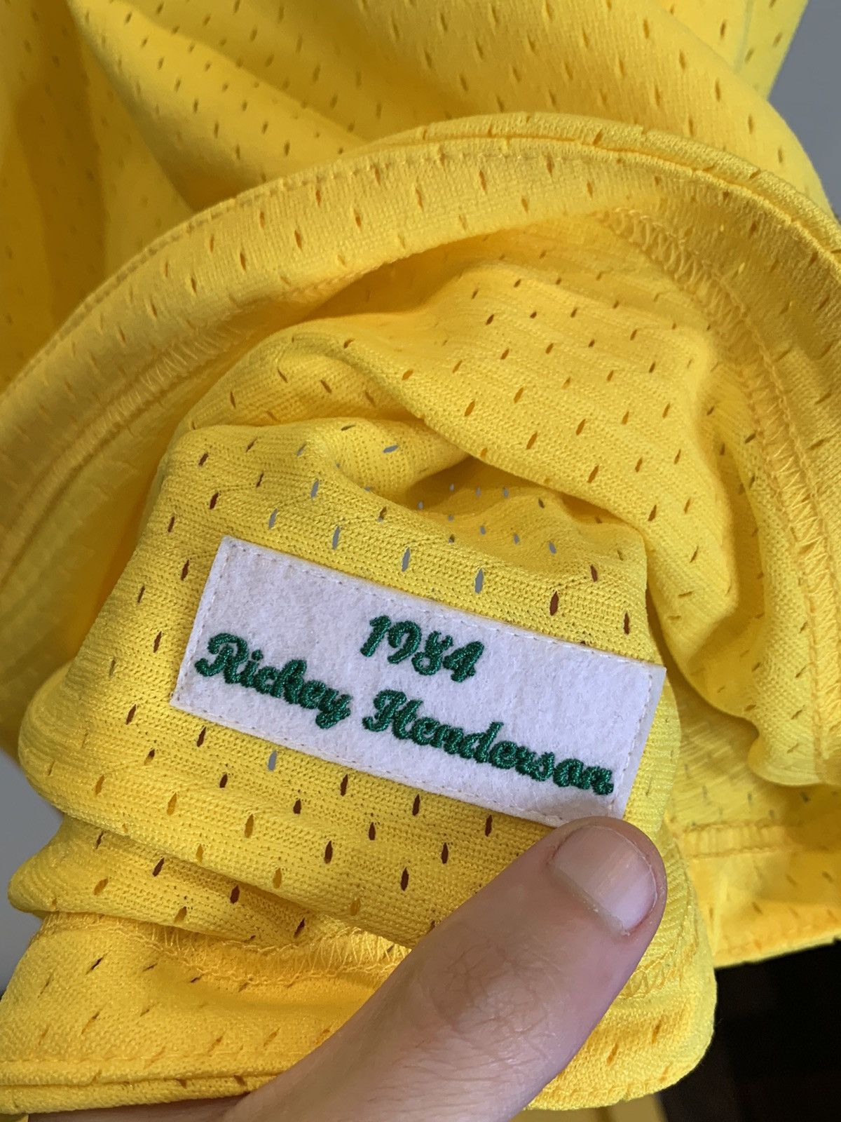 Cooperstown Collection *RARE* New Ricky Henderson Oakland As Mitchell & Ness Jersey Size US M / EU 48-50 / 2 - 3 Thumbnail