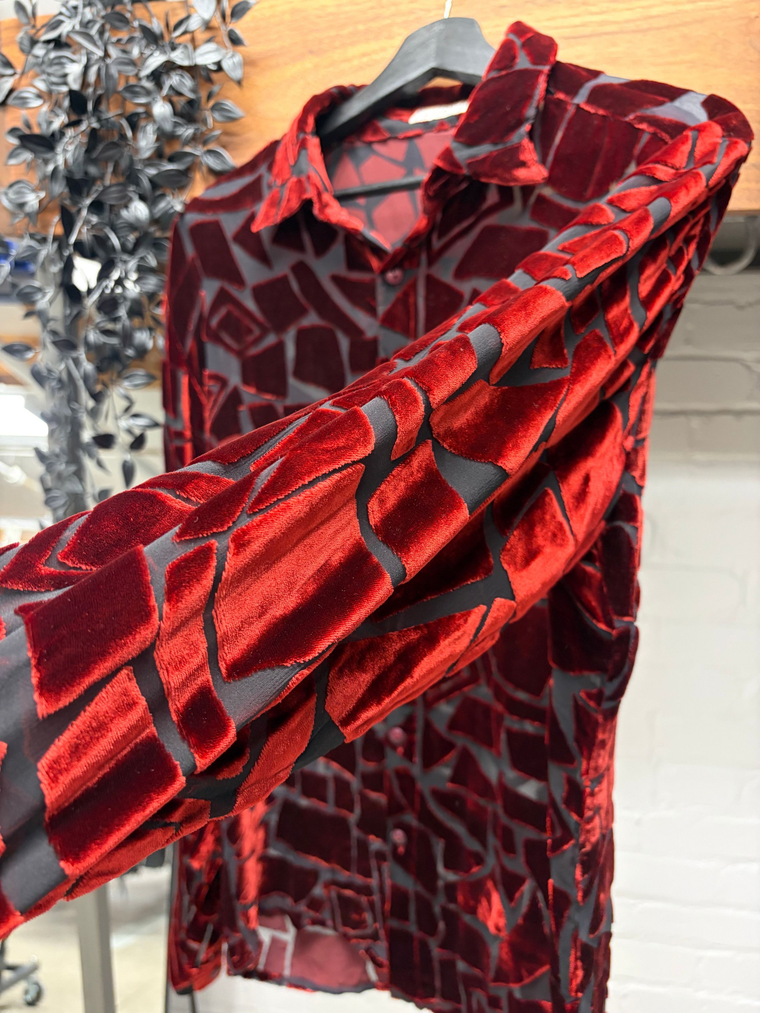 Versace Vintage Gianni Versace Sheer Mesh/Red Velvet Geometric Panelled Button Up Shirt Size US L / EU 52-54 / 3 - 2 Thumbnail