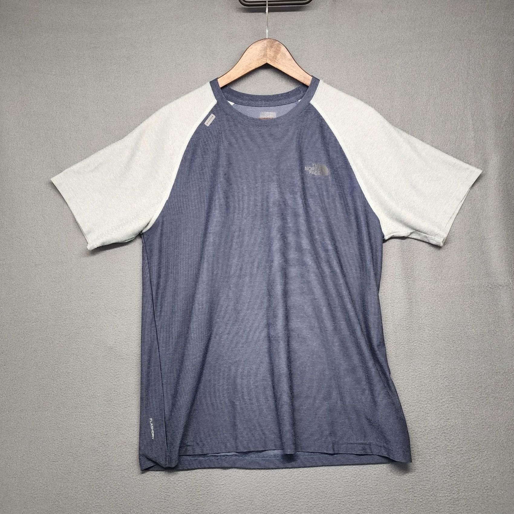 The North Face The North Face T Shirt Mens Medium Flashdry Blue Grey Short Sleeve Casual M Mens Mockup Size US M / EU 48-50 / 2 - 2 Thumbnail