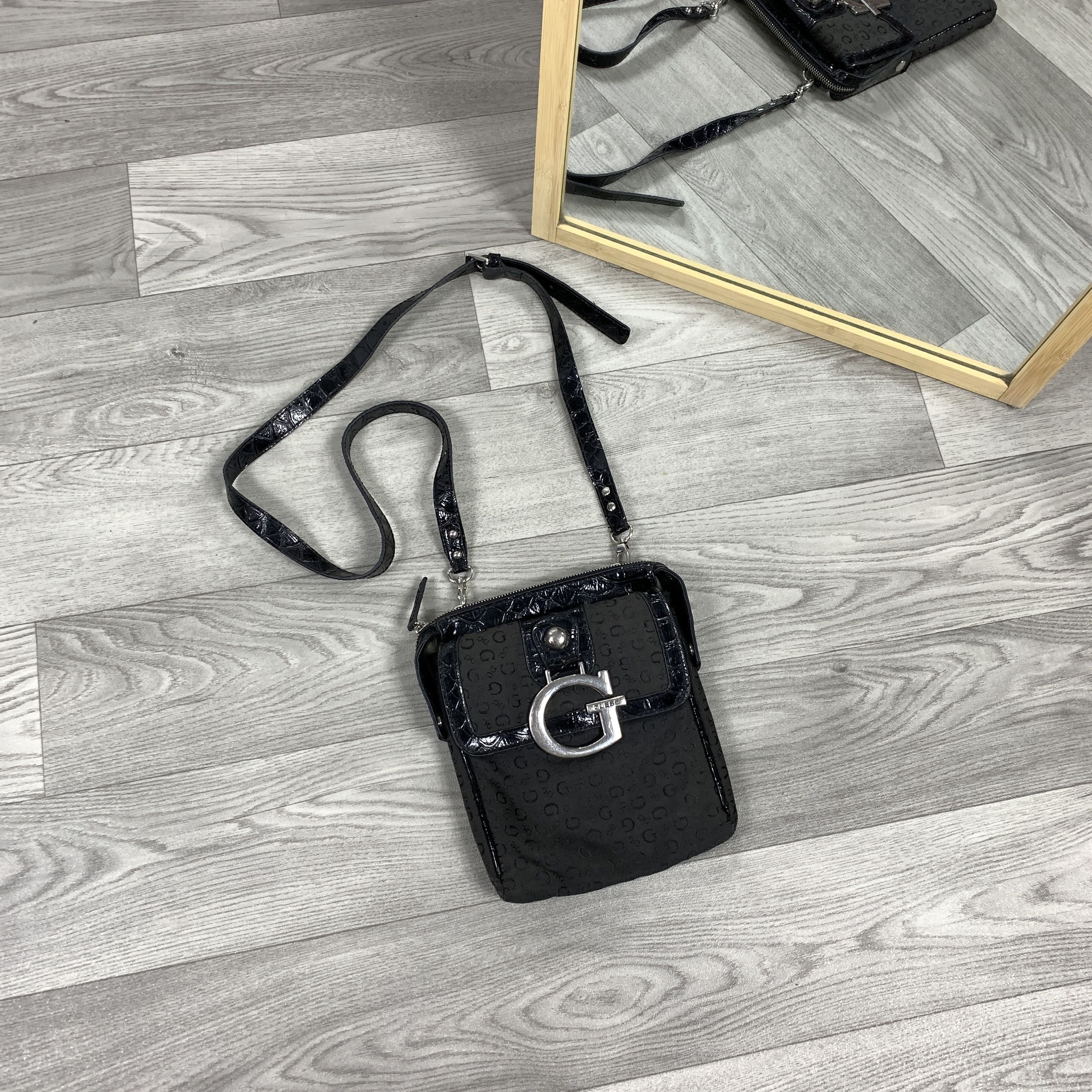 Guess Vintage Guess Y2K Black Crossbody Shoulder Metal G Bag Size ONE SIZE - 1 Thumbnail