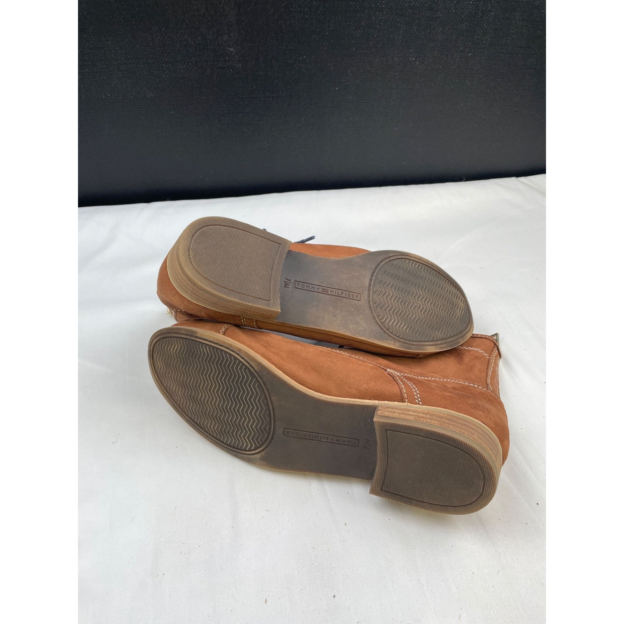 Tommy Hilfiger Tommy Hilfiger Women's Brown Suede Ankle Boots Shoes Size 7. Size US 7.5 / IT 37.5 - 8 Thumbnail
