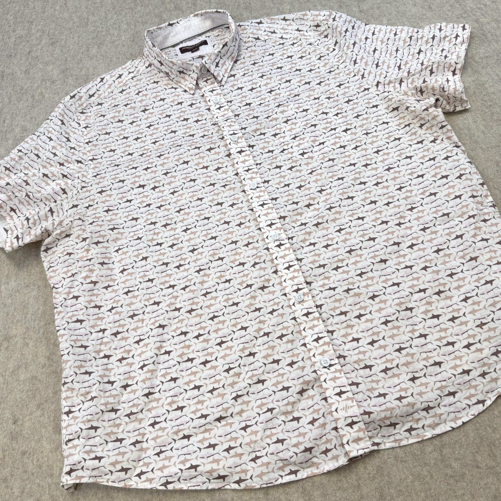 Johnston & Murphy Johnston & Murphy Shirt Mens 3XL White Short Sleeve Button-Up Nautical Graphic Print Pocketed Pocket Shark Print Casual Size US XXL / EU 58 / 5 - 2 Thumbnail