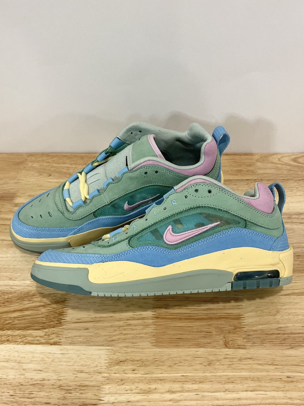 Nike SB x Verdy Air Max Ishod Wair Visty HF4074-400
