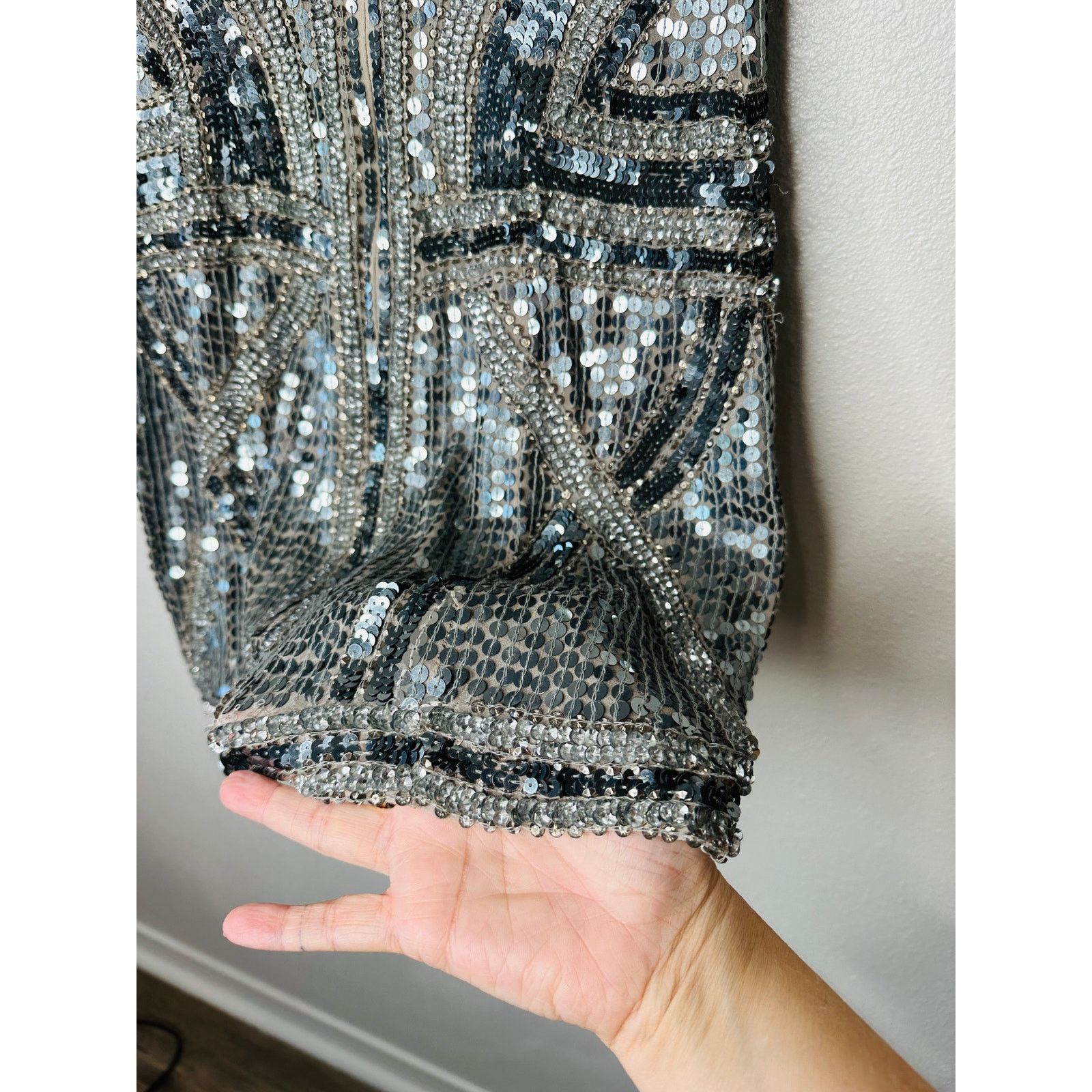 Parker Parker Silver Rose Gold Sequin Aztec VNeck Mini Dress S Size S / US 4 / IT 40 - 9 Thumbnail