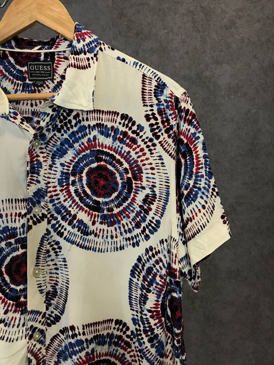 Guess Guess crazy Hawaiian art shirt Size US M / EU 48-50 / 2 - 2 Thumbnail