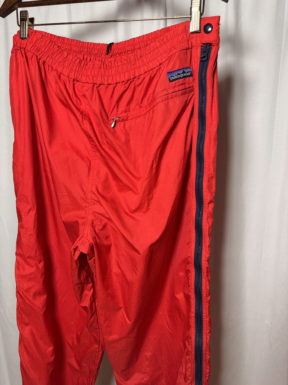 Patagonia Vtg 80s Patagonia Nylon Baggies Track Pants XL Japan Red Zip Size US 40 / EU 56 - 3 Thumbnail