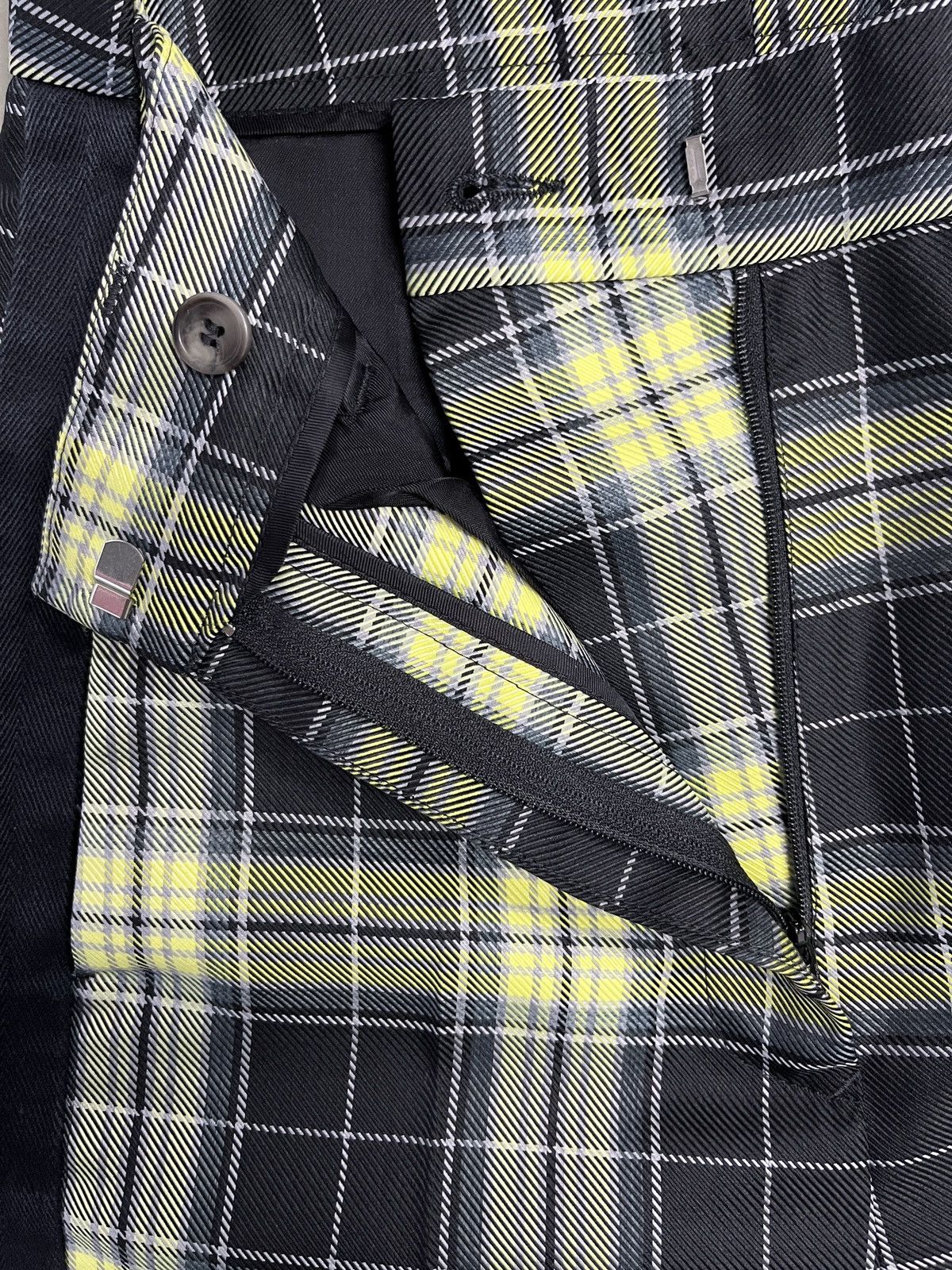 MM6 MM6 SS07 Tartan Side Tape Reconstructed Plaid Pants Size 26" / US 2 / IT 38 - 10 Thumbnail