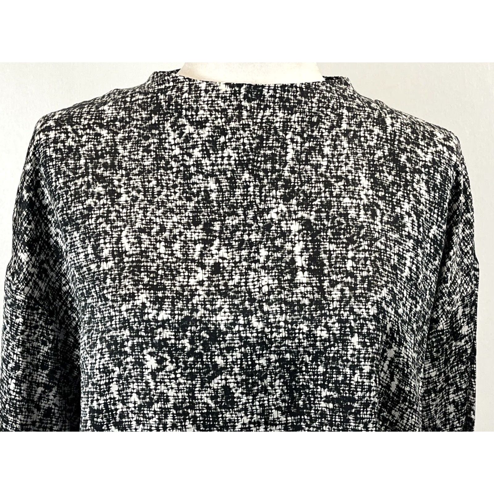 Eileen Fisher Eileen Fisher Blouse Silk Blend Funnel Neck Sz Small VGUC Black White Classic Multicolor Colorful Long Sleeve Regular Women Size S / US 4 / IT 40 - 5 Thumbnail