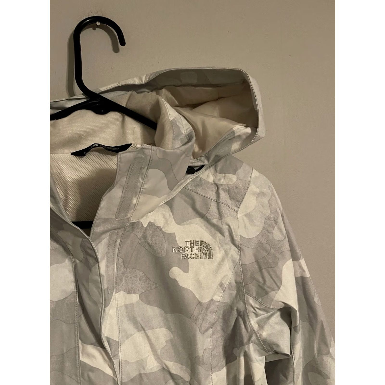 The North Face The North Face Resolve Parka II Dryvent Rain Jacket White Camo - Women's Small - Jacket - White - S - Women Size S / US 4 / IT 40 - 2 Thumbnail