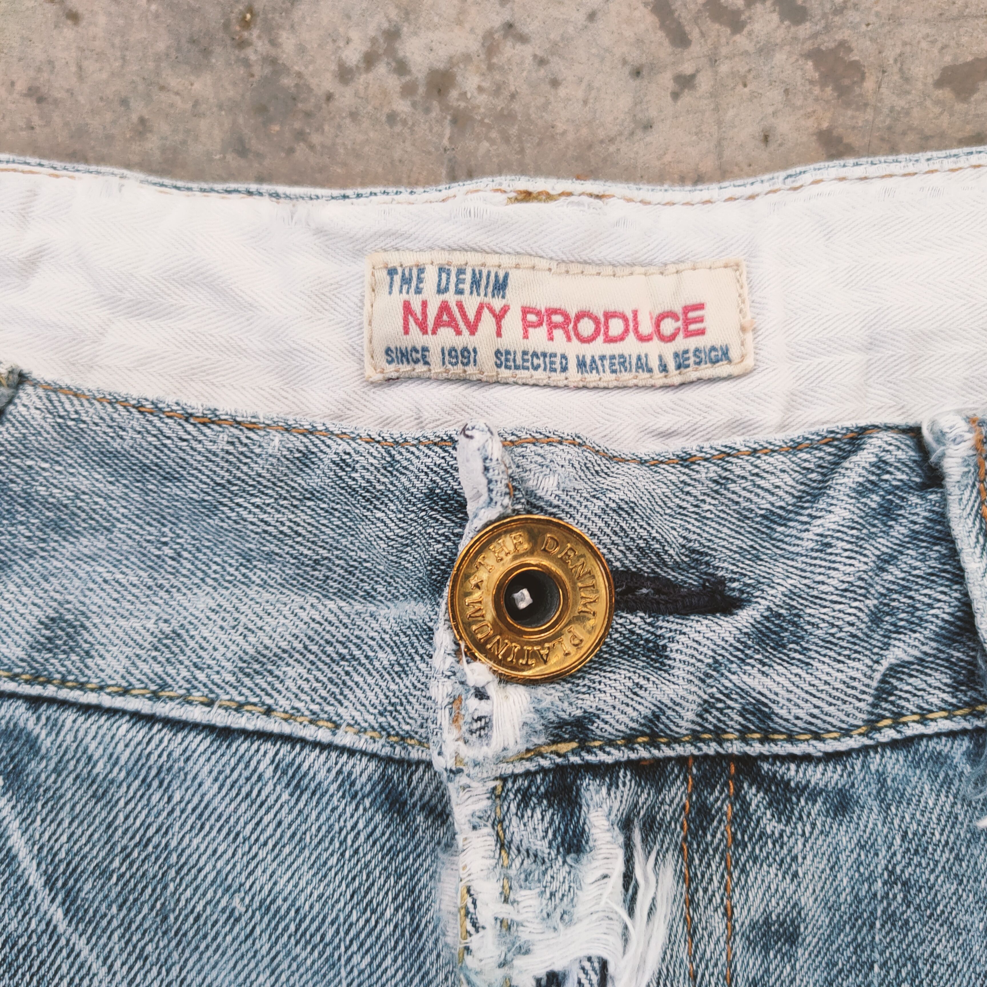 Japanese Brand VINTAGE JAPANESE FADED RIPPED JEANS DENIM PANTS Size US 36 / EU 52 - 6 Thumbnail