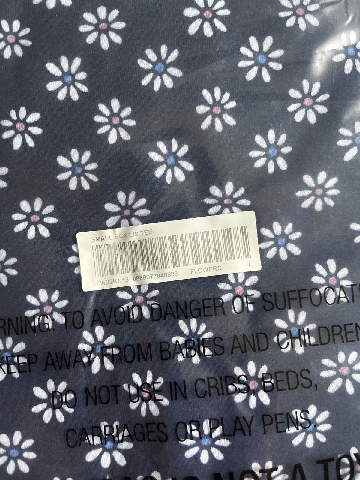 Supreme Supreme Small Box Flowers L/S Tee FW22 Size US L / EU 52-54 / 3 - 2 Thumbnail