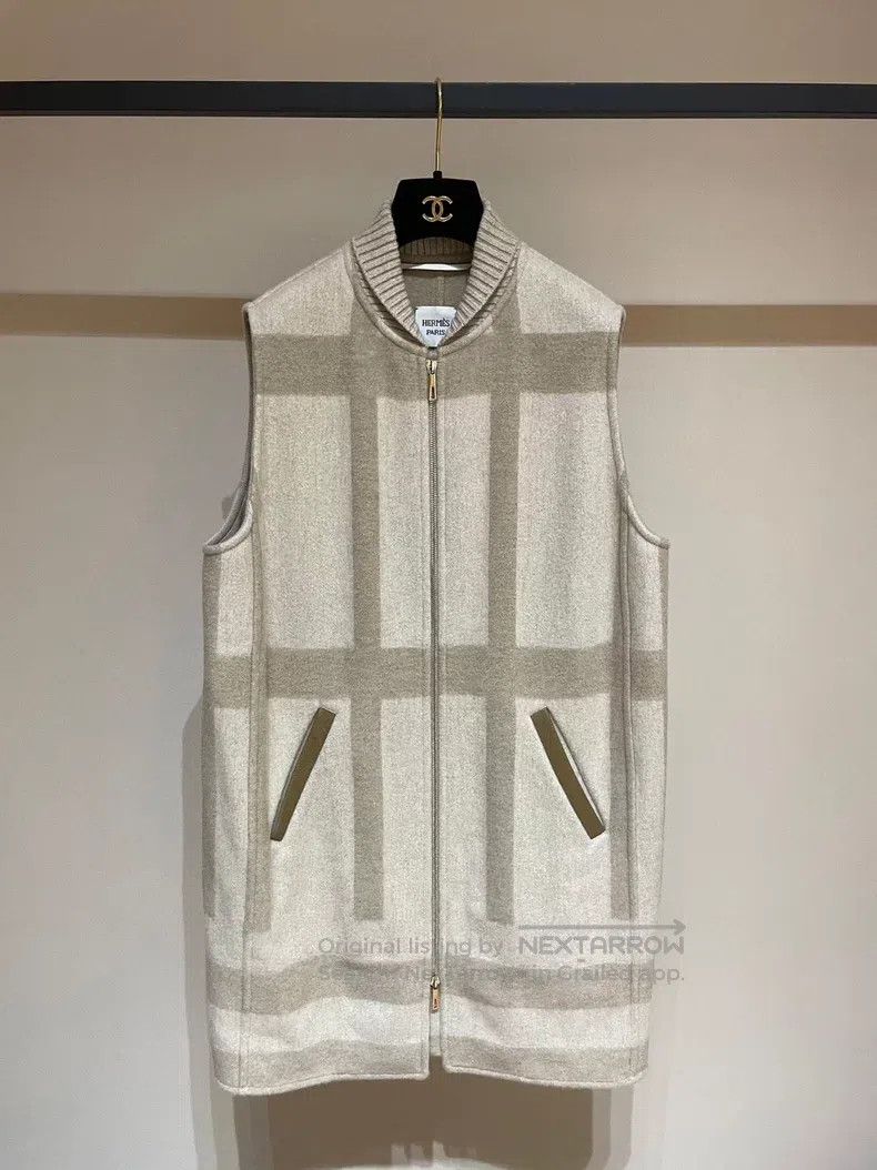 Hermes Hermes Light Gray Cashmere Overcoat Vest, Patched Leather Size XS / US 0-2 / IT 36-38 - 1 Thumbnail