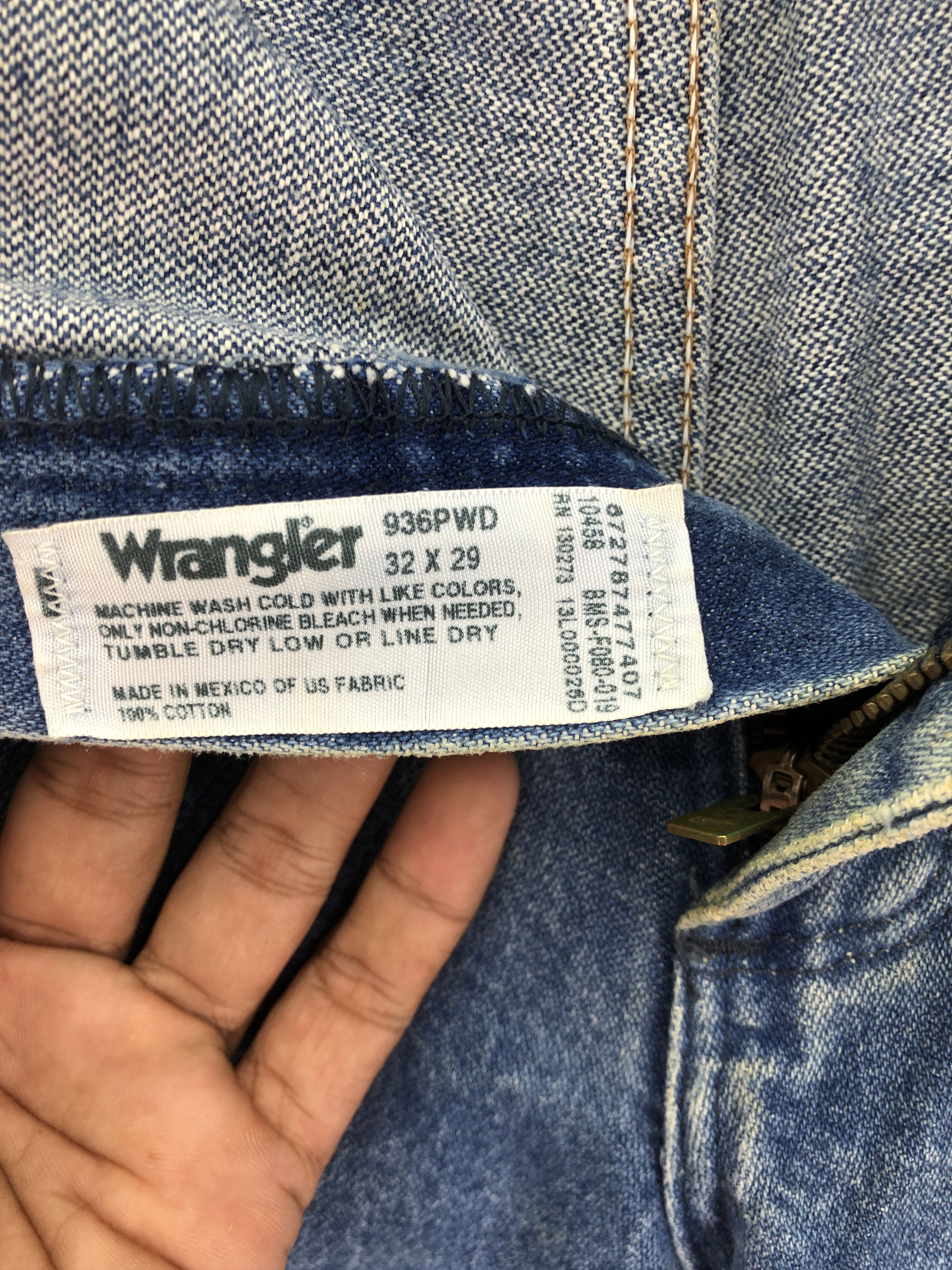 Wrangler Vintage 90s Wrangler Ripped Jeans Faded Light Wash Denim Size US 30 / EU 46 - 6 Thumbnail