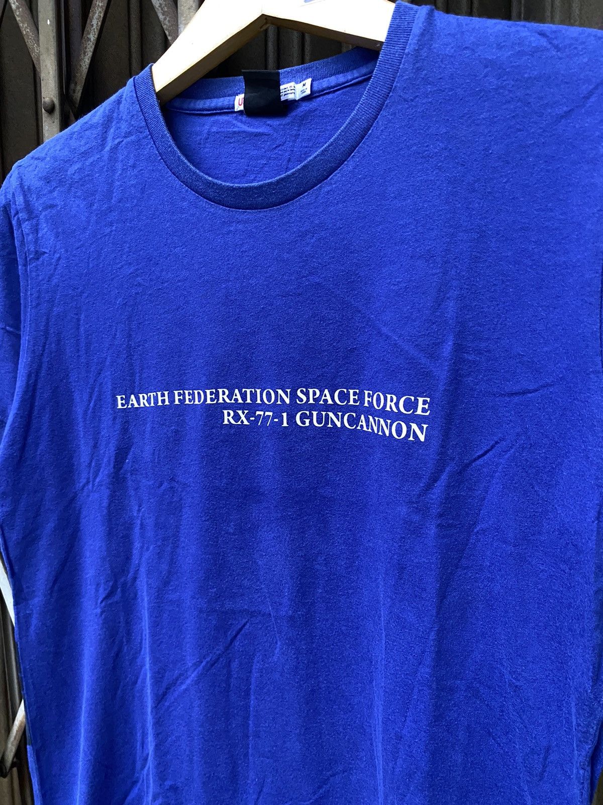 Uniqlo Uniqlo x Gundam Illustrations Tee Size US M / EU 48-50 / 2 - 3 Thumbnail