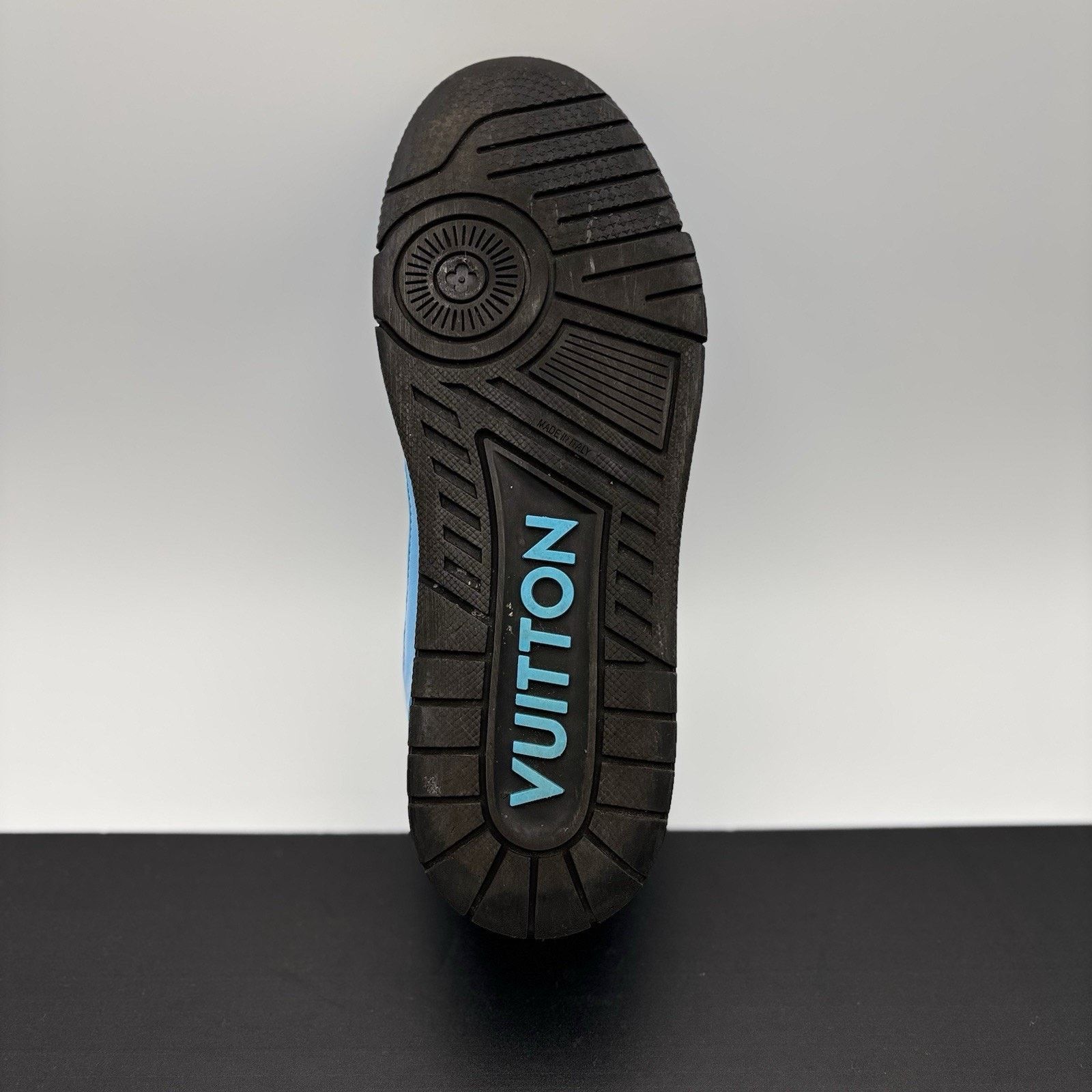 Louis Vuitton (8-8.5 US) Louis Vuitton Trainer ' Blue Black ' | GOOD COND! Size US 8.5 / EU 41-42 - 17 Thumbnail