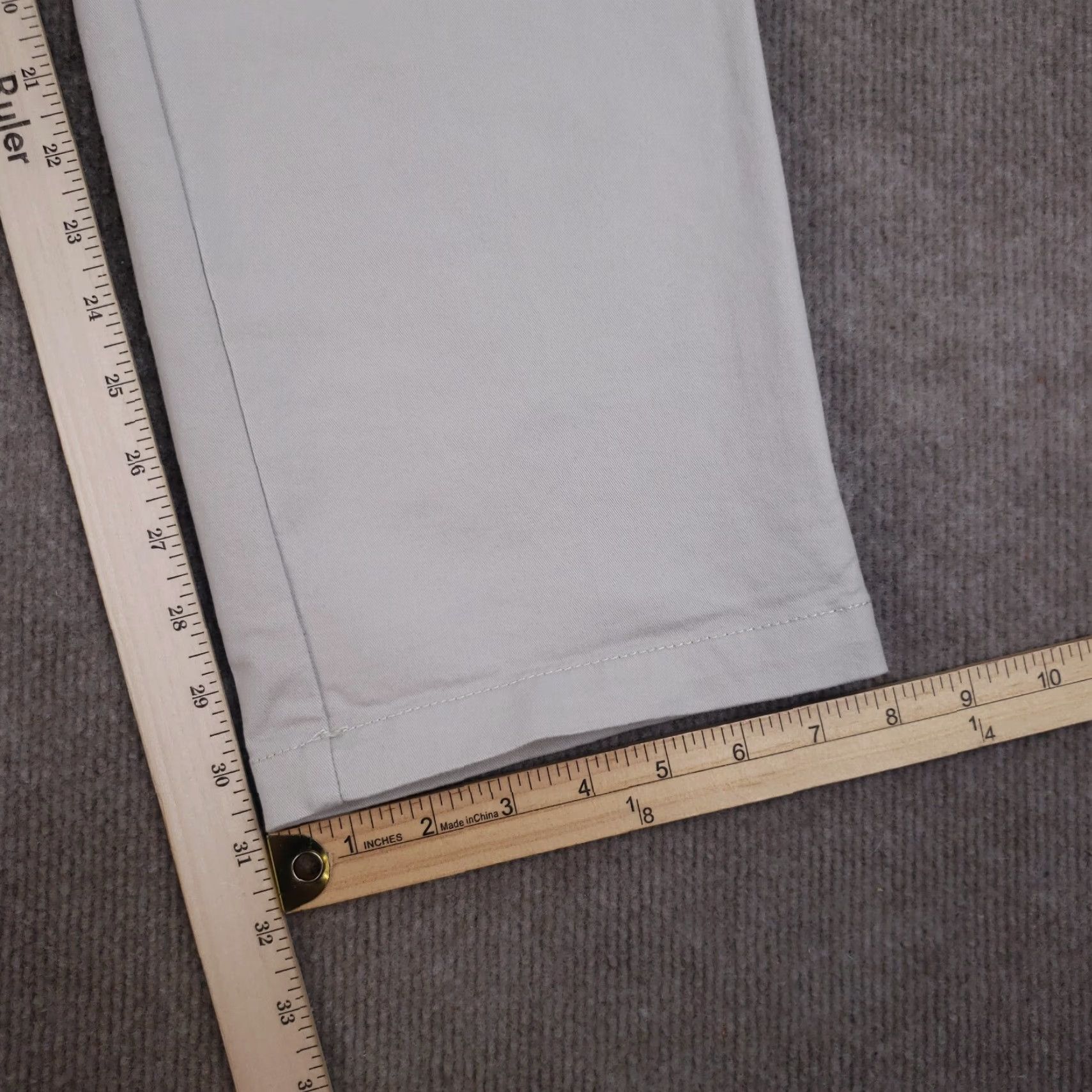 Izod IZOD Men's Beige Chino Straight Leg Pants 33x32 Stretch Casual Preppy Style Size US 33 - 3 Thumbnail