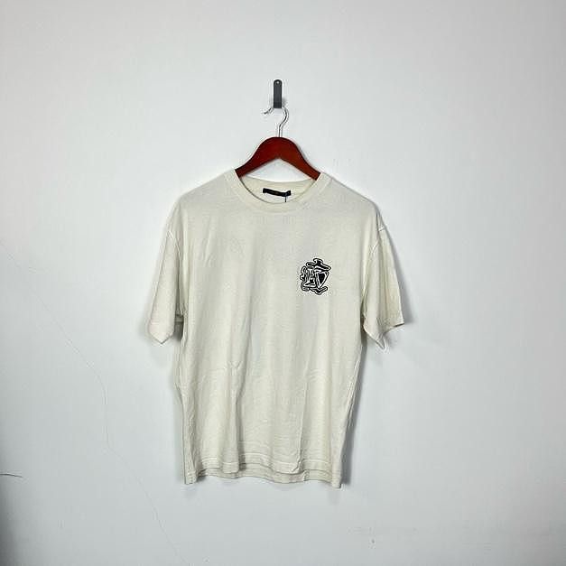 Louis Vuitton Louis Vuitton Distorted Logo T-Shirt Size M Size US M / EU 48-50 / 2 - 1 Thumbnail
