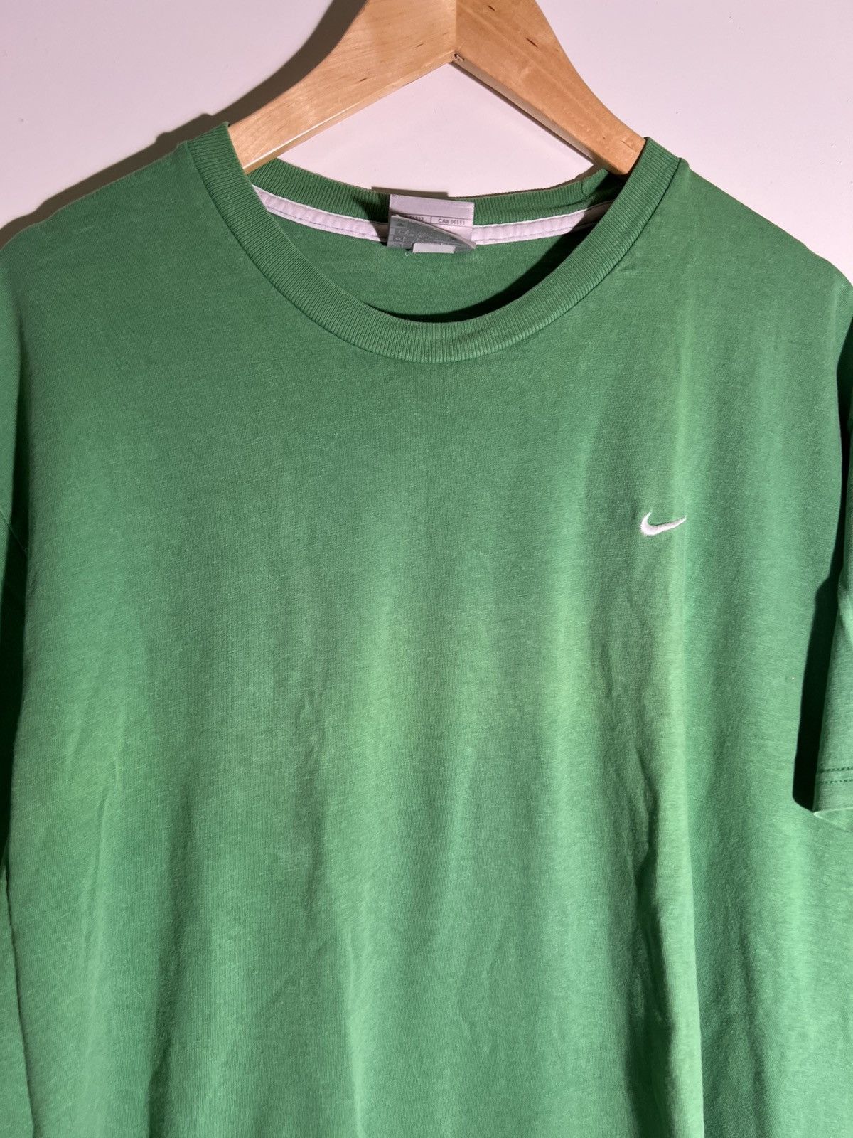 Nike Y2K 2000’s VTG Vintage Nike Green Plain Swoop Check T Shirt Size US XL / EU 56 / 4 - 3 Thumbnail