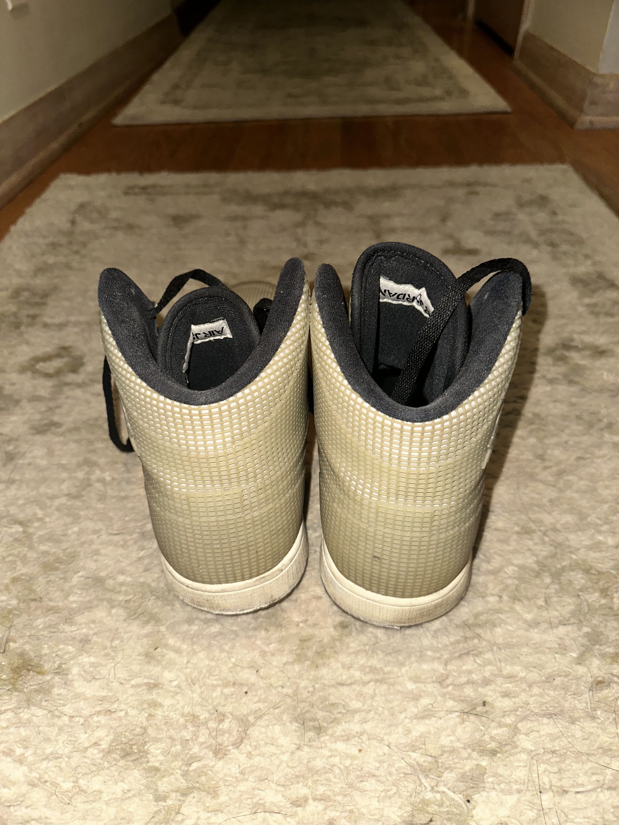 Nike Air Jordan 1 - Glow Reflect Size US 11.5 / EU 44-45 - 2 Thumbnail