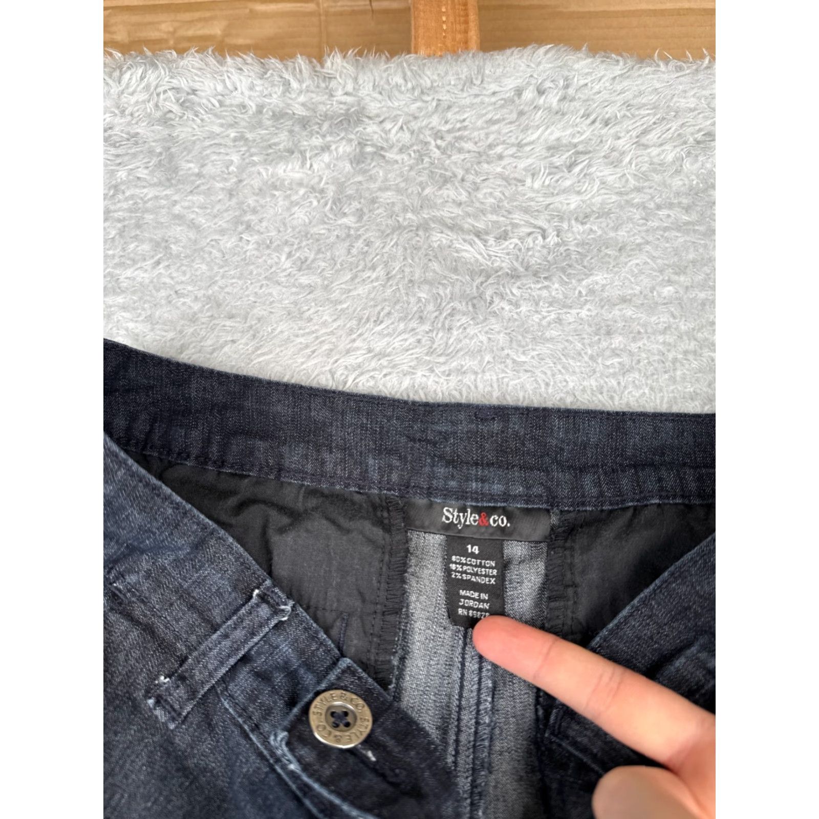 Vintage VINTAGE Style&co. Jeans Women Capri 14 Blue Denim High Rise 5-Pocket Cotton Blend Size 34 in Size 36" / US 14 / IT 50 - 6 Thumbnail