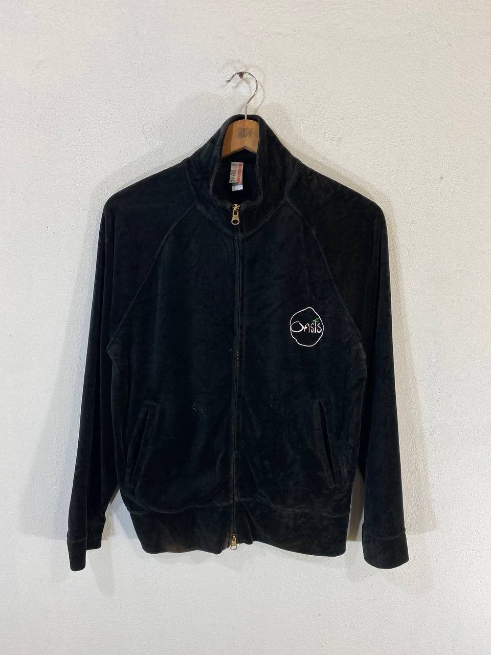 Band Tees oasis black velvet jacket nice design Size US S / EU 44-46 / 1 - 2 Thumbnail