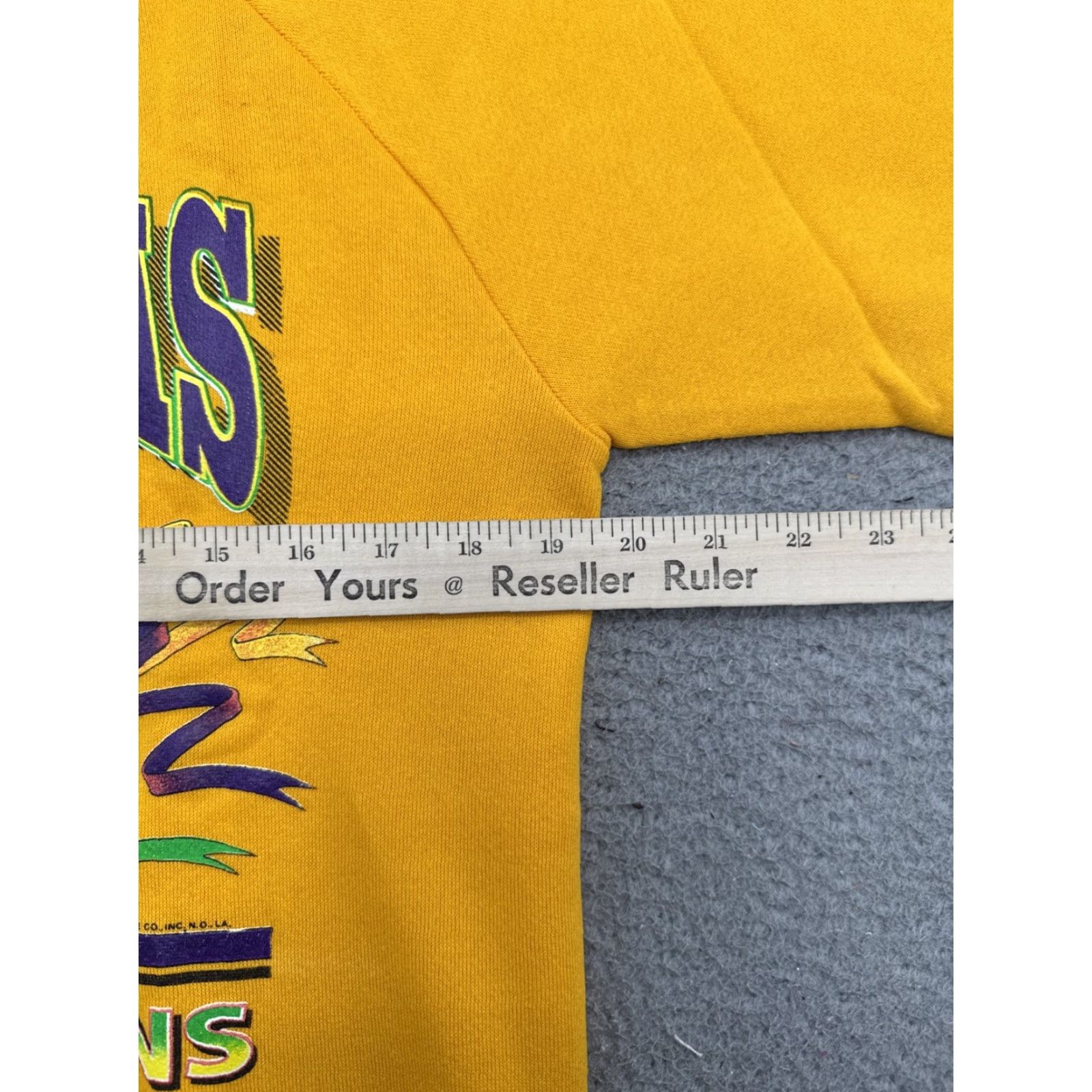 Jerzees VINTAGE Mardi Gras USA Jerzees Sweatshirt Raglan 90s Yellow M Adult Unisex Shirts? Size US M / EU 48-50 / 2 - 6 Thumbnail