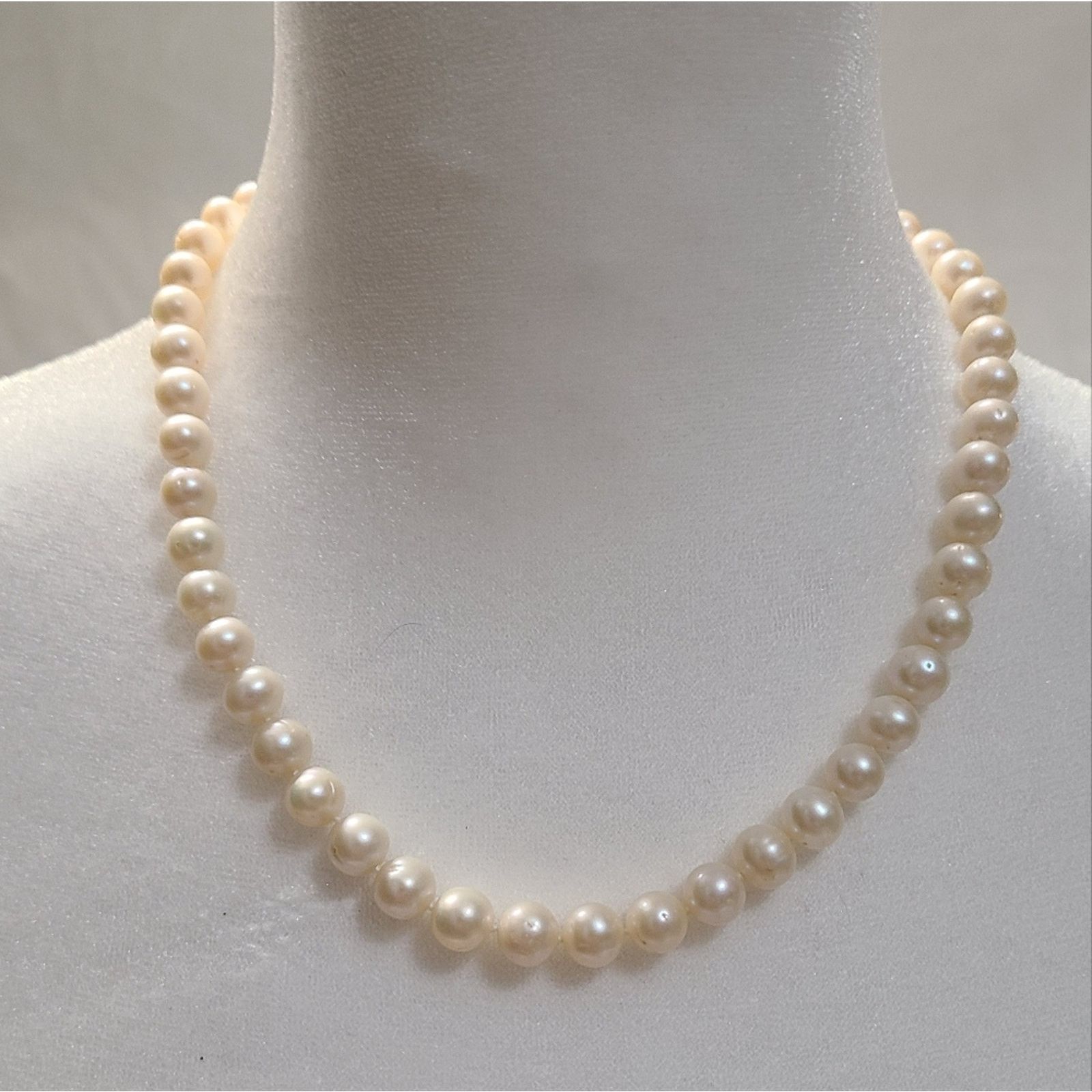 Vintage Vintage 14k IWI Single Strand Pearl Necklace Size ONE SIZE - 1 Thumbnail