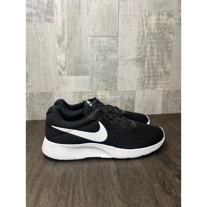 812655011 nike