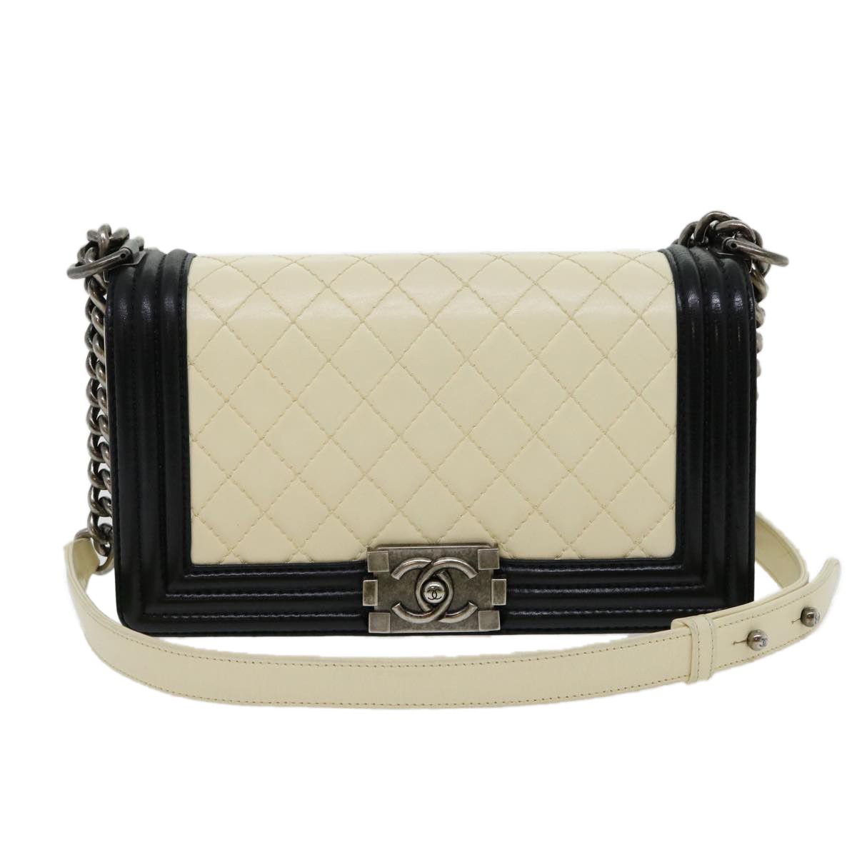 Chanel Chanel Boy Flap Bag Quilted Lambskin Size ONE SIZE - 1 Thumbnail