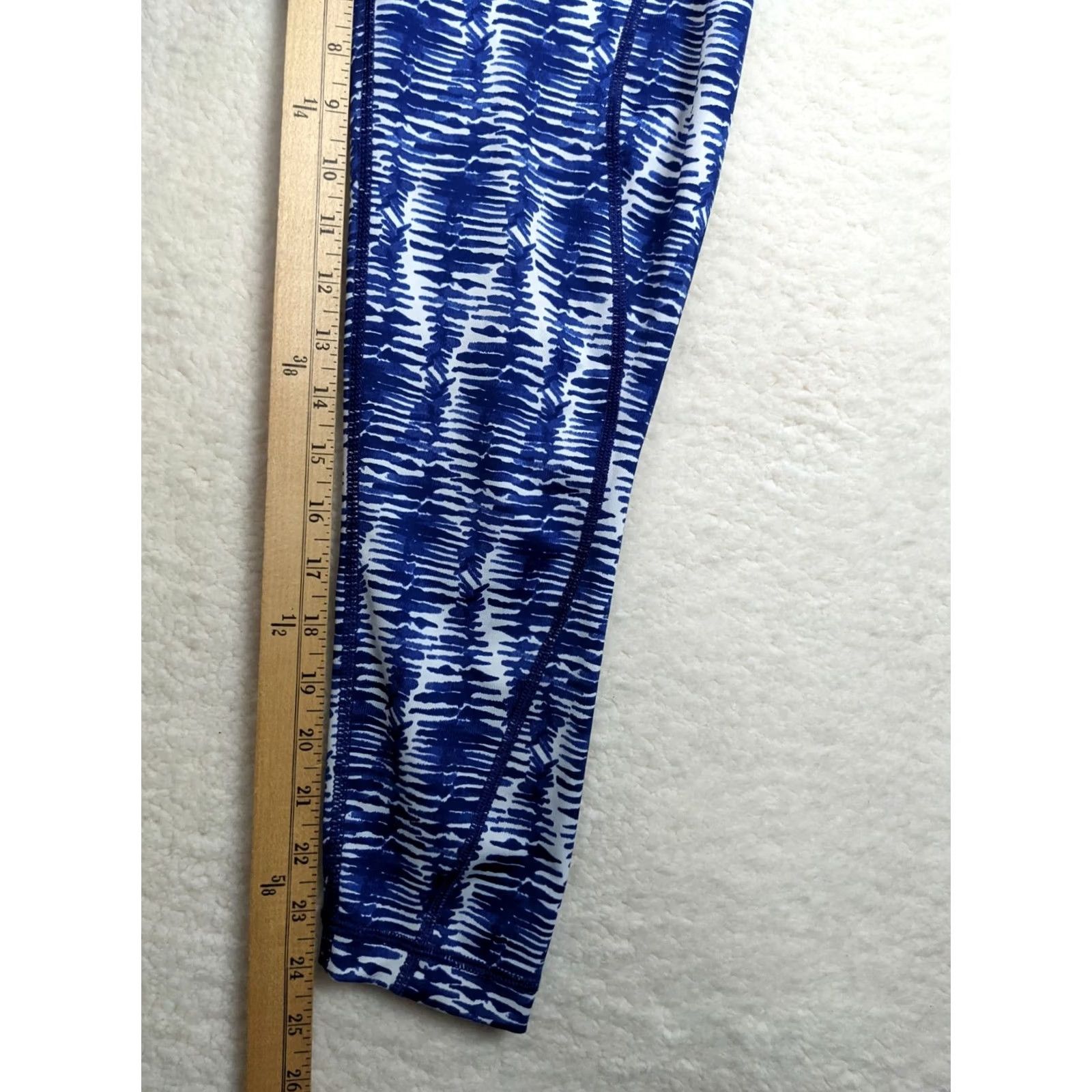 Vineyard Vines Vineyard Vines Women's Performance Leggings XS blue pattern Ombré Pattern Multicolor Activewear Skinny Pull On XS Womens Size 26" / US 2 / IT 38 - 6 Thumbnail