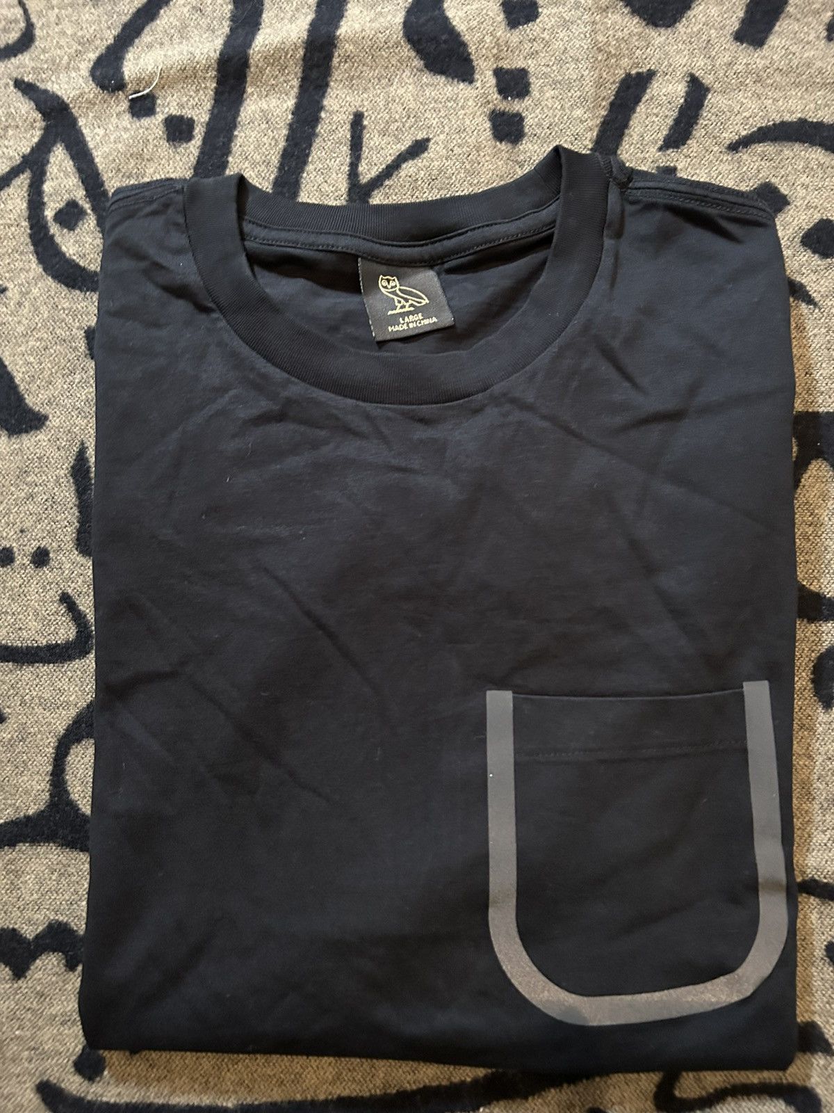 October's Very Own 2019 Reflective Pocket Tshirt Size US L / EU 52-54 / 3 - 2 Thumbnail